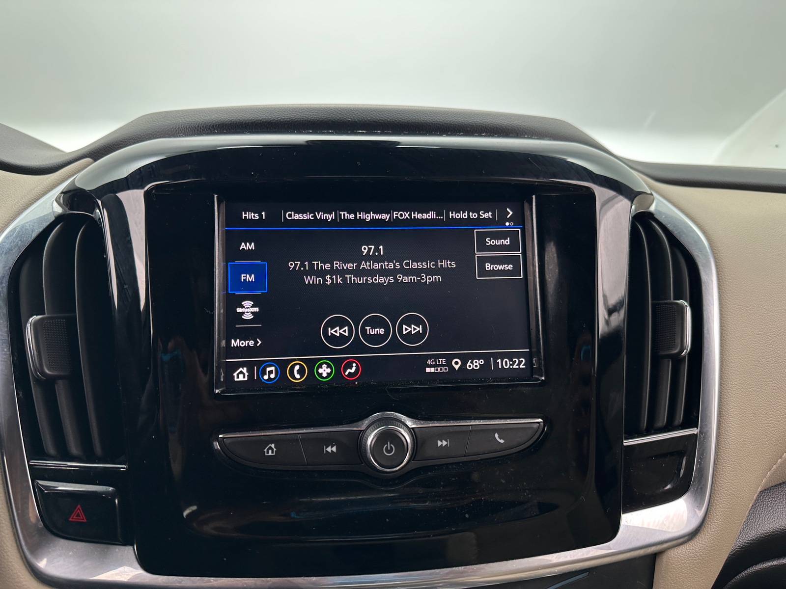 Thumbnail: 2022 Chevrolet Traverse - 4