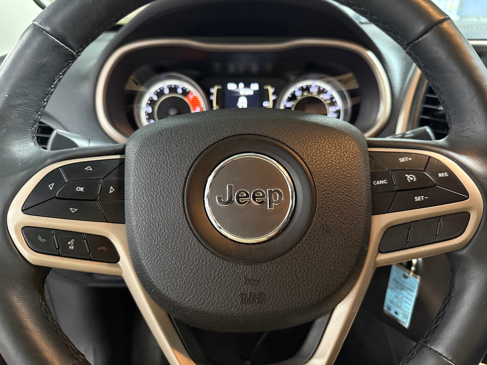 Thumbnail: 2017 Jeep Cherokee - 4