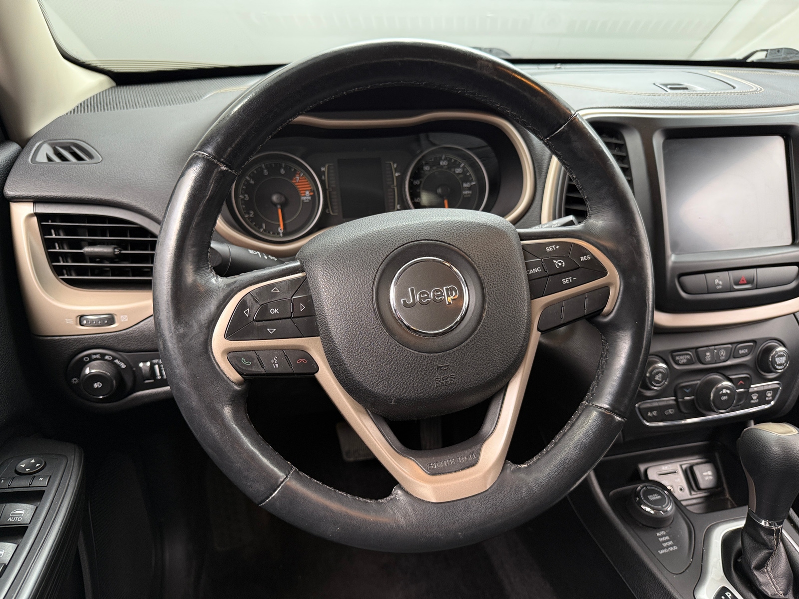 Thumbnail: 2017 Jeep Cherokee - 5
