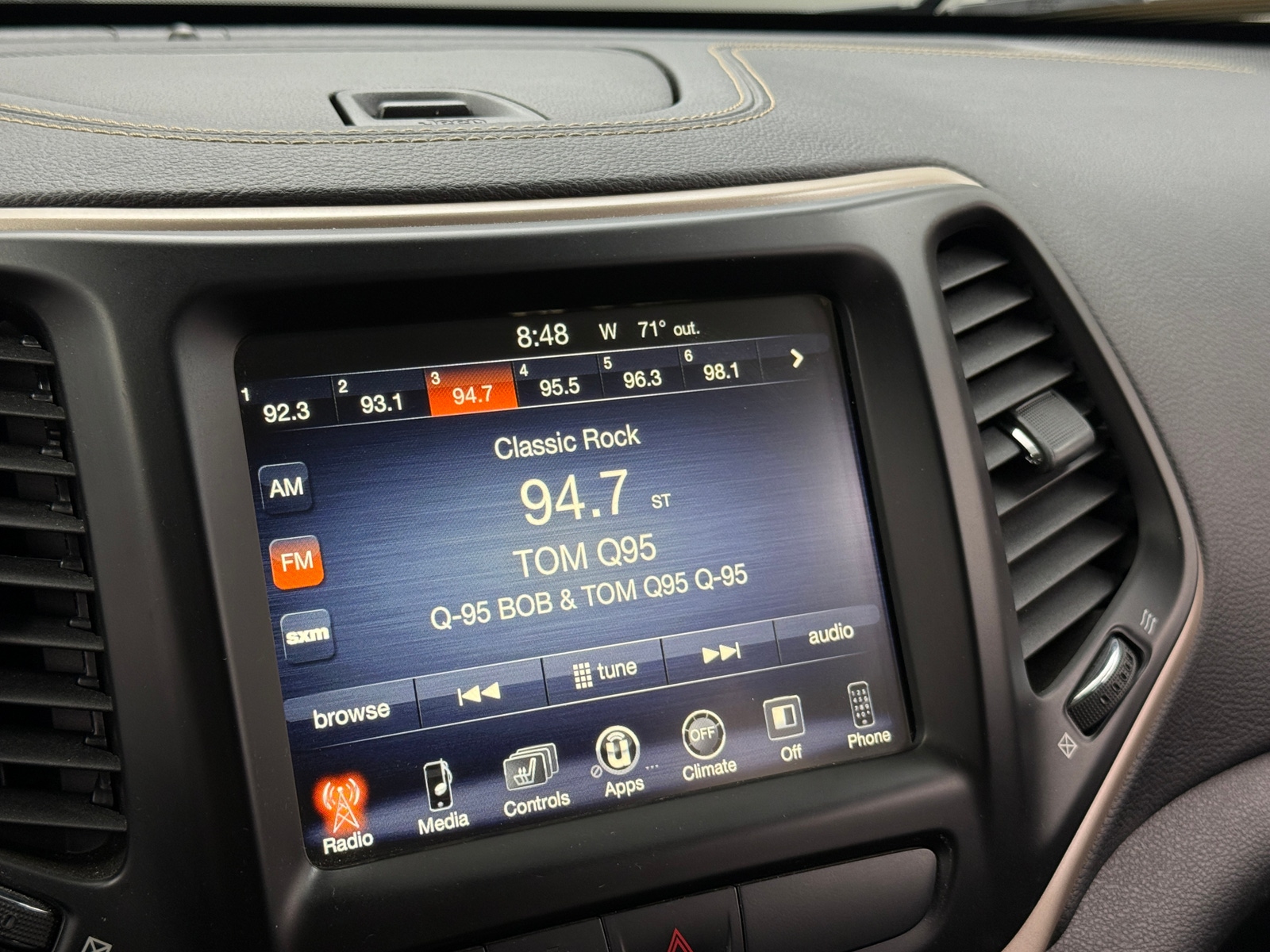 Thumbnail: 2017 Jeep Cherokee - 4