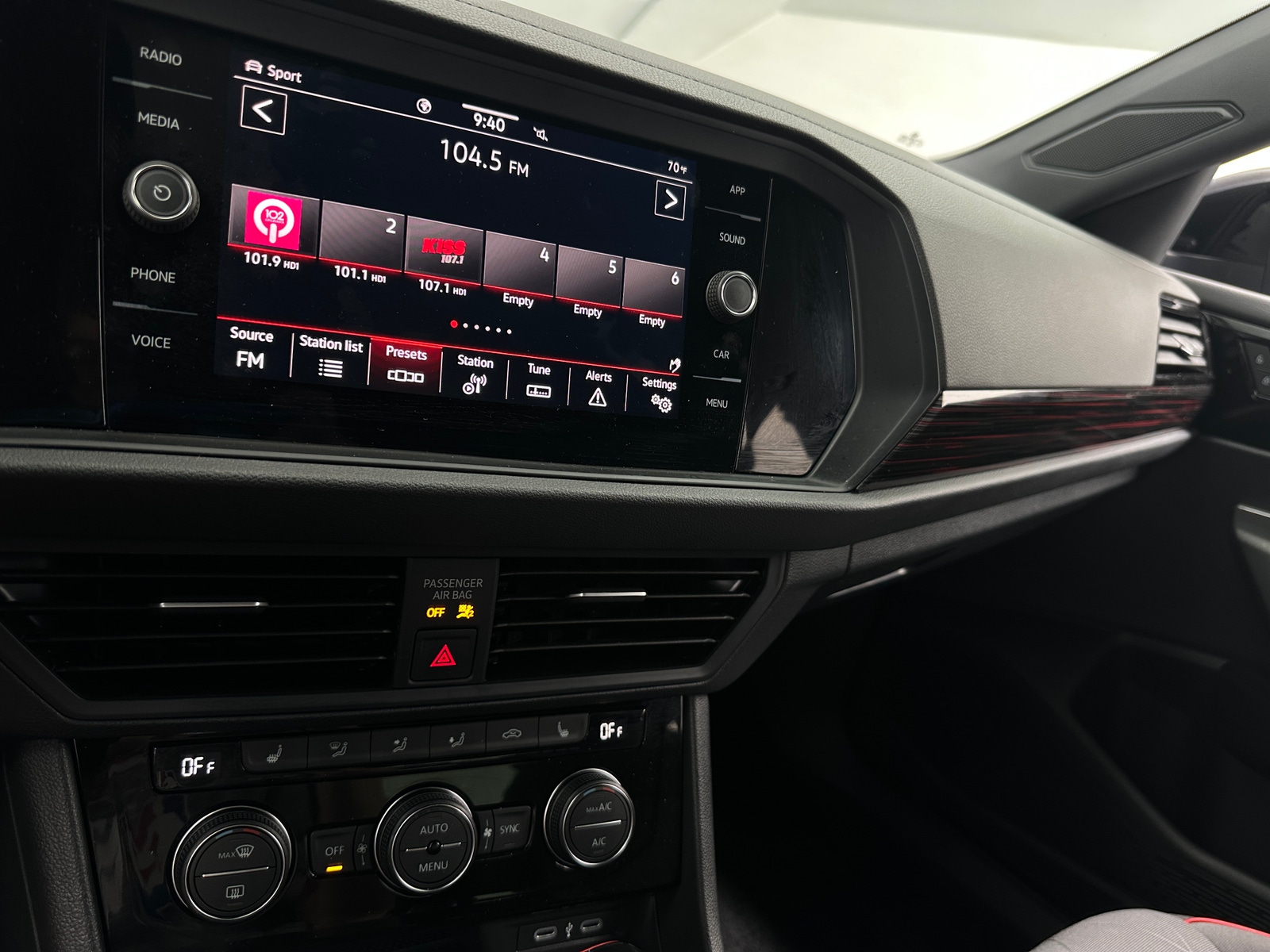 Thumbnail: 2024 Volkswagen Jetta - 4