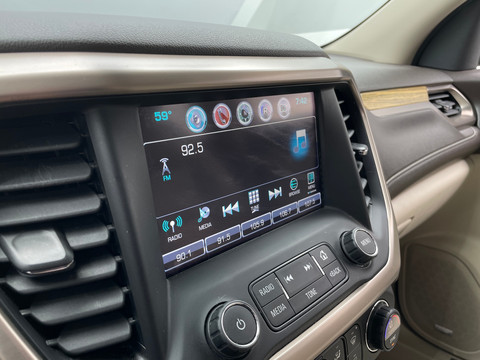 Thumbnail: 2018 GMC Acadia - 3