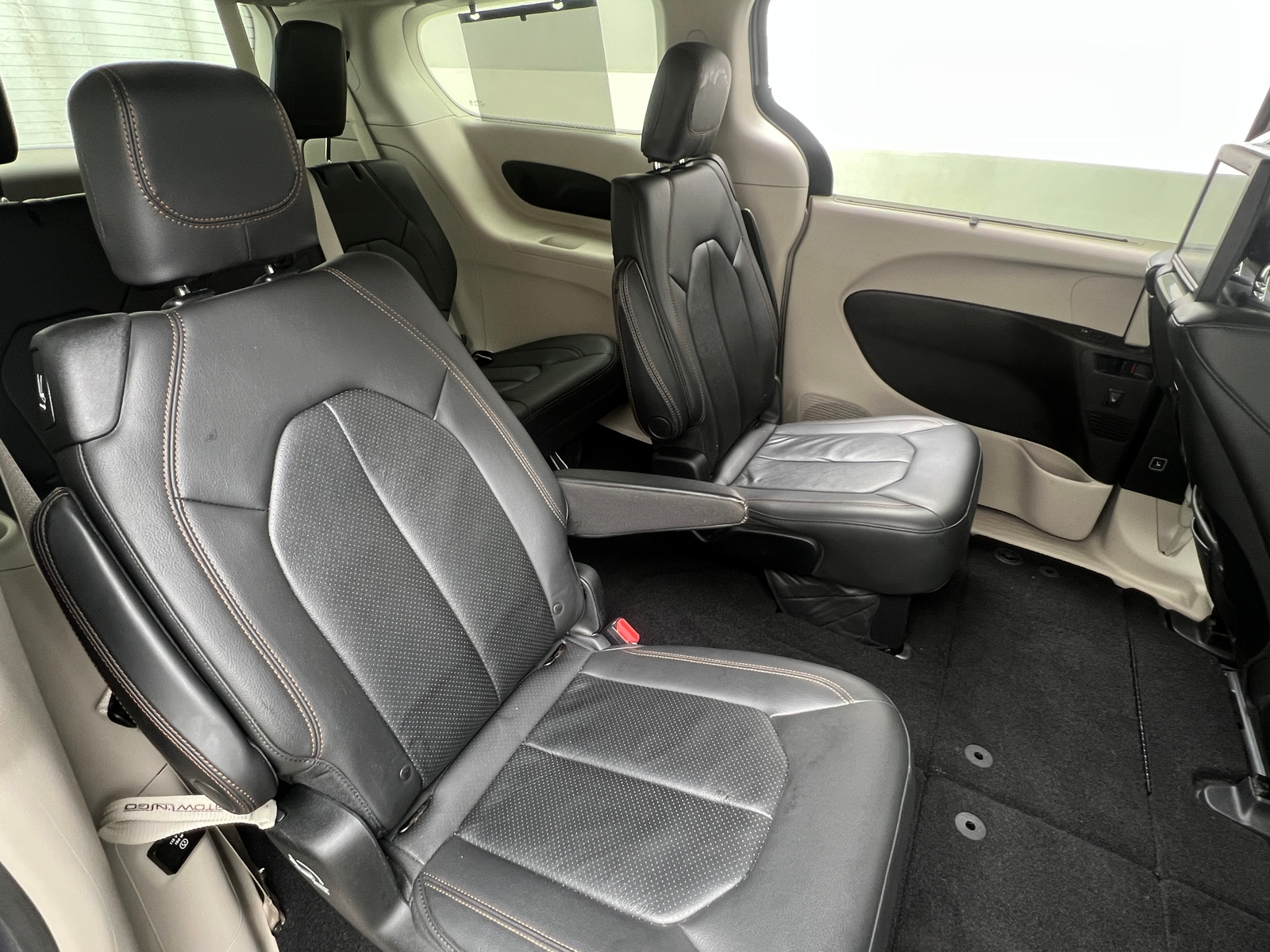 Thumbnail: 2017 Chrysler Pacifica - 5