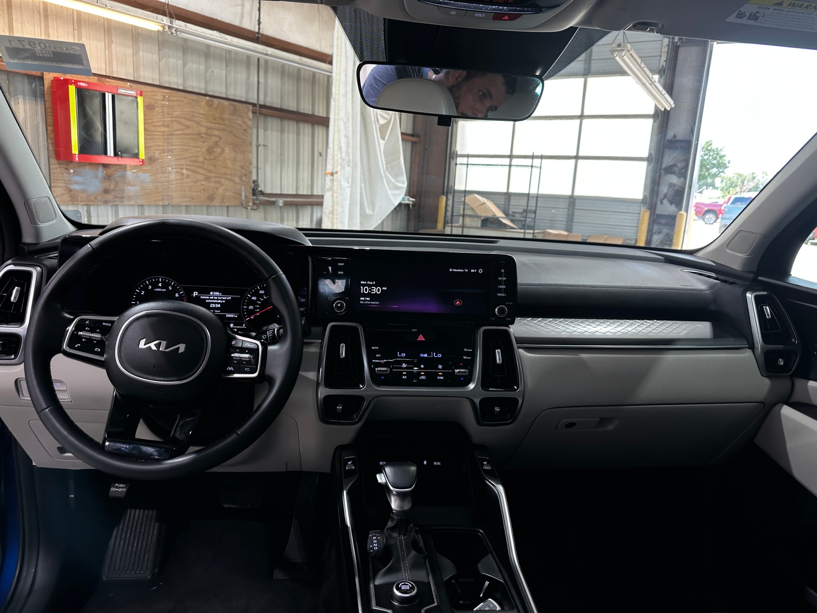 Thumbnail: 2023 Kia Sorento - 2