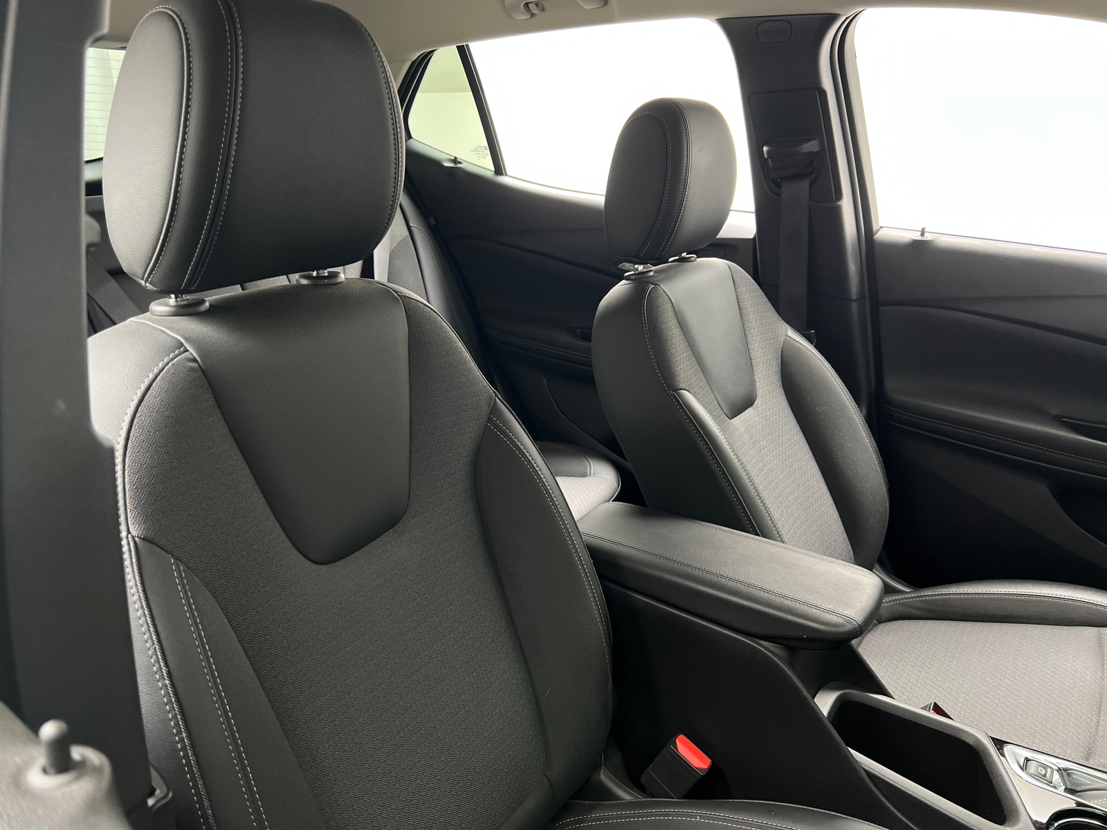 Thumbnail: 2023 Buick Encore GX - 2