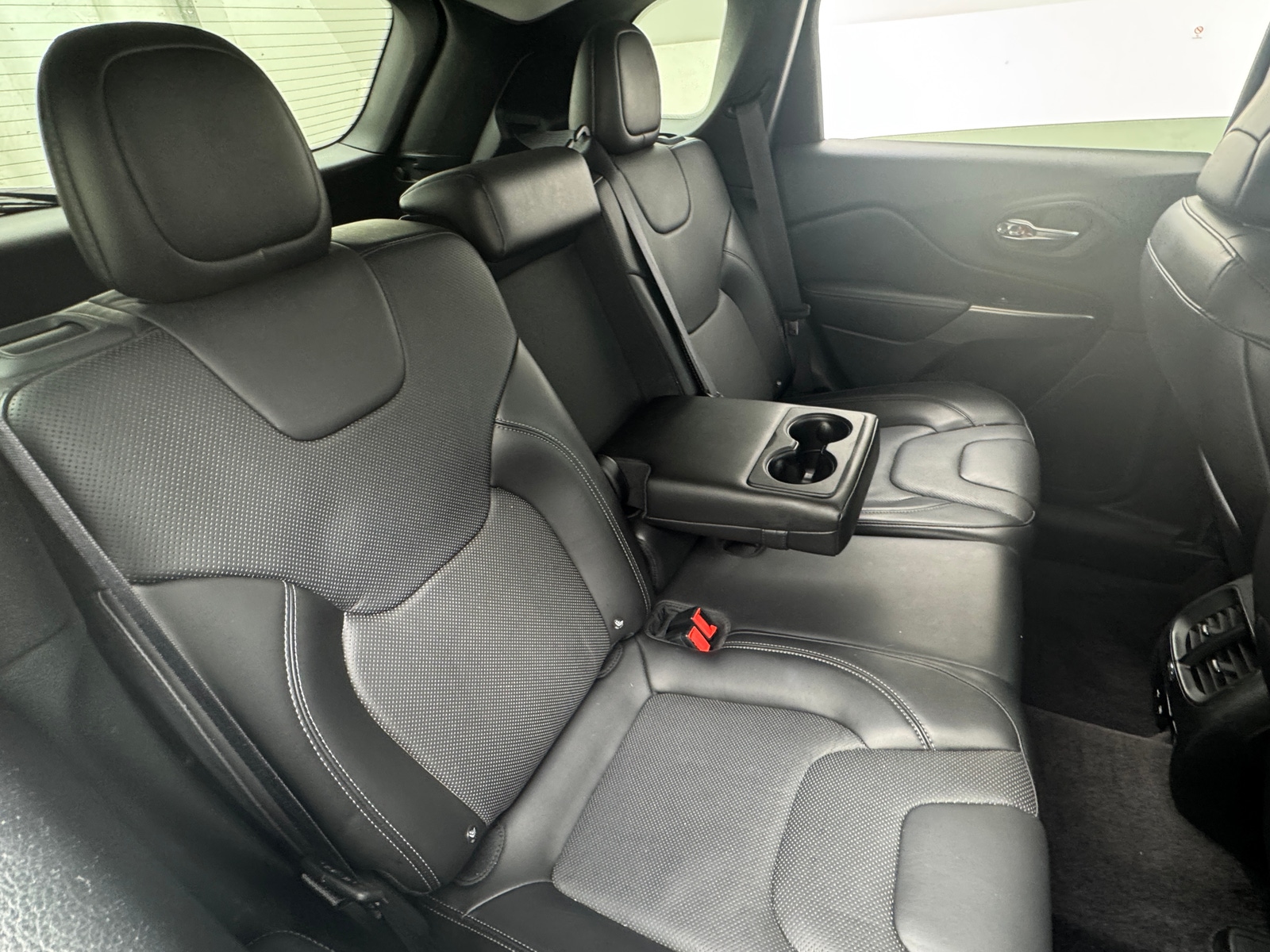 Thumbnail: 2019 Jeep Cherokee - 5