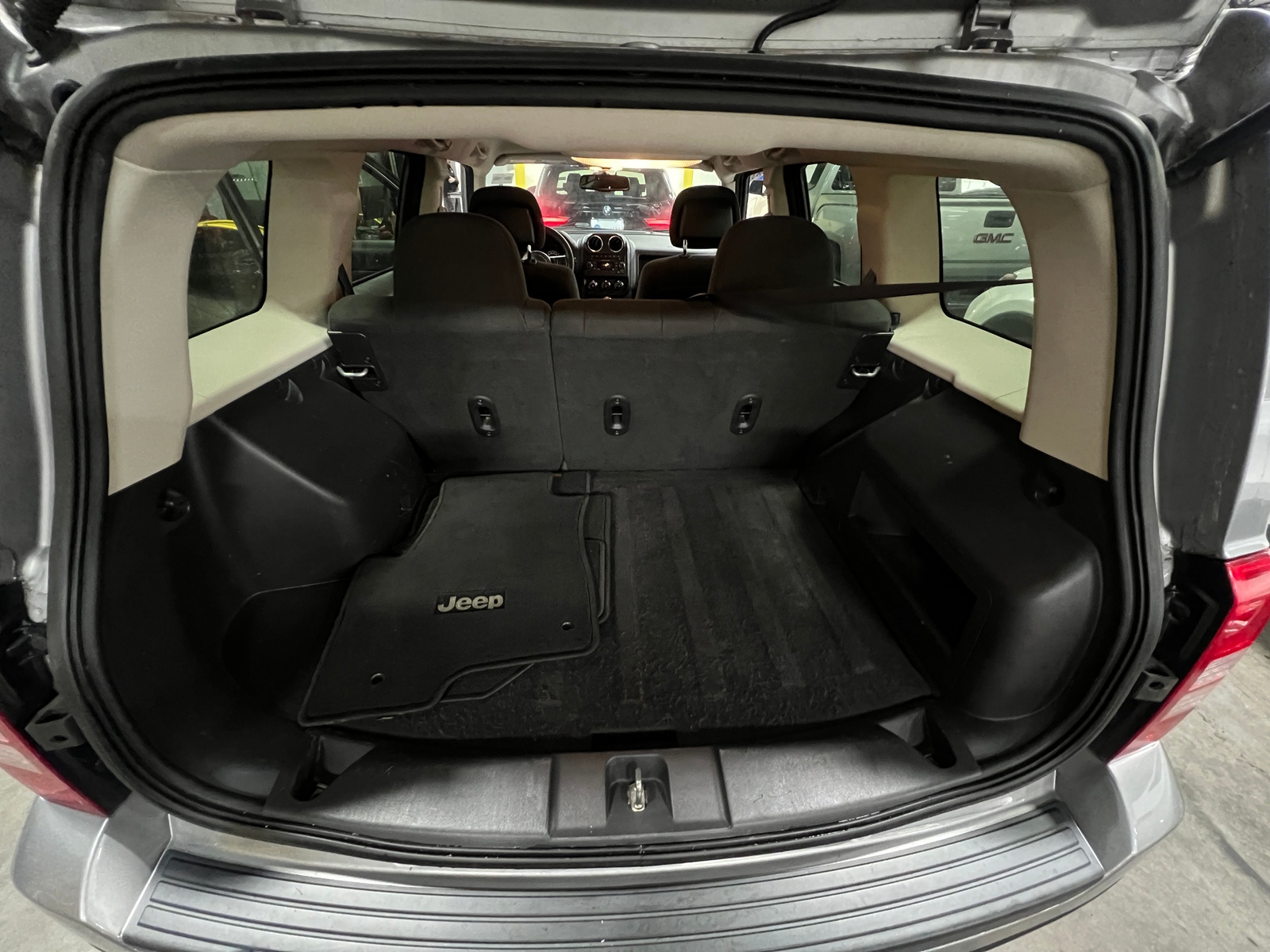 Thumbnail: 2017 Jeep Patriot - 7