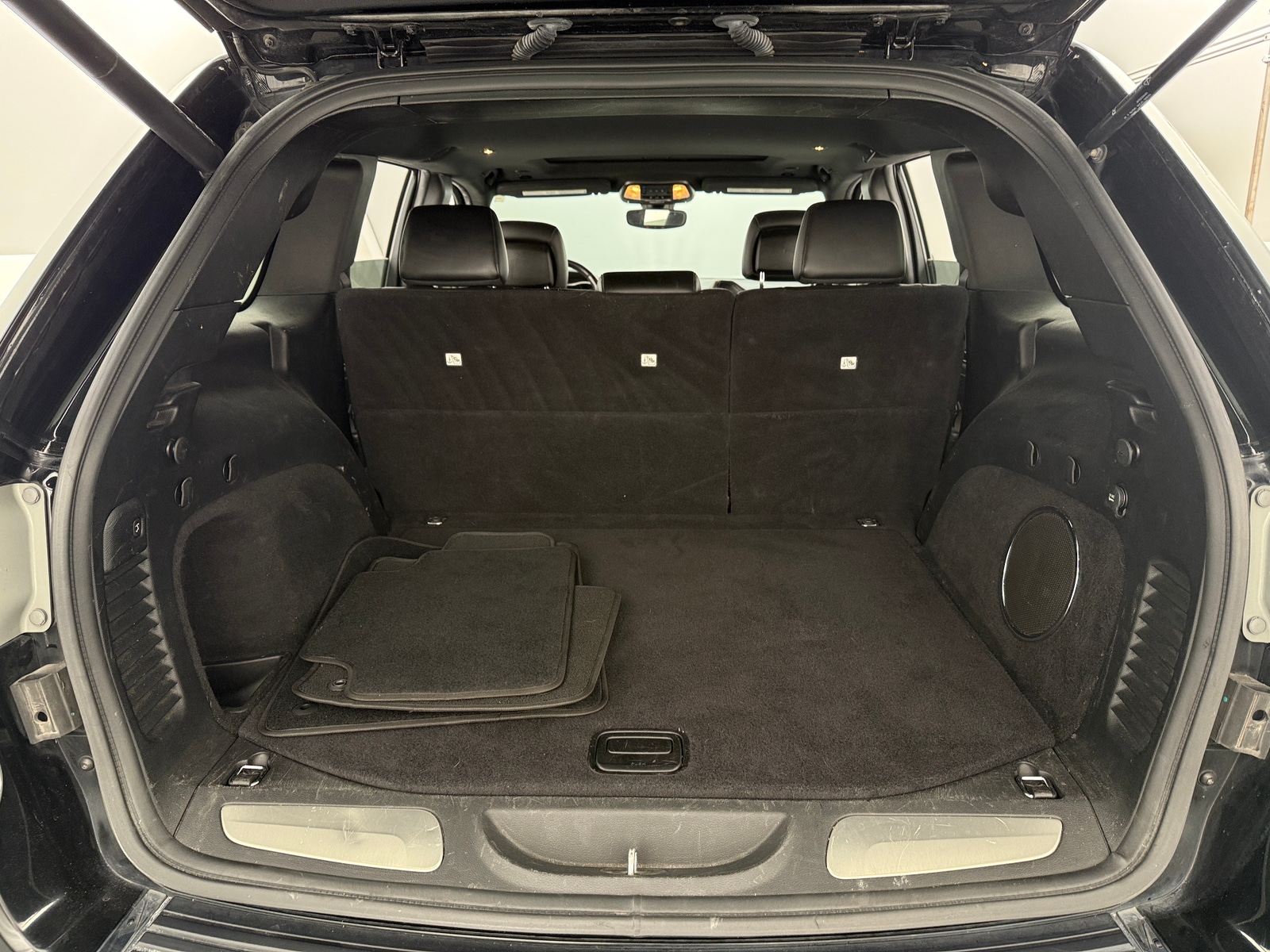 Thumbnail: 2019 Jeep Grand Cherokee - 6