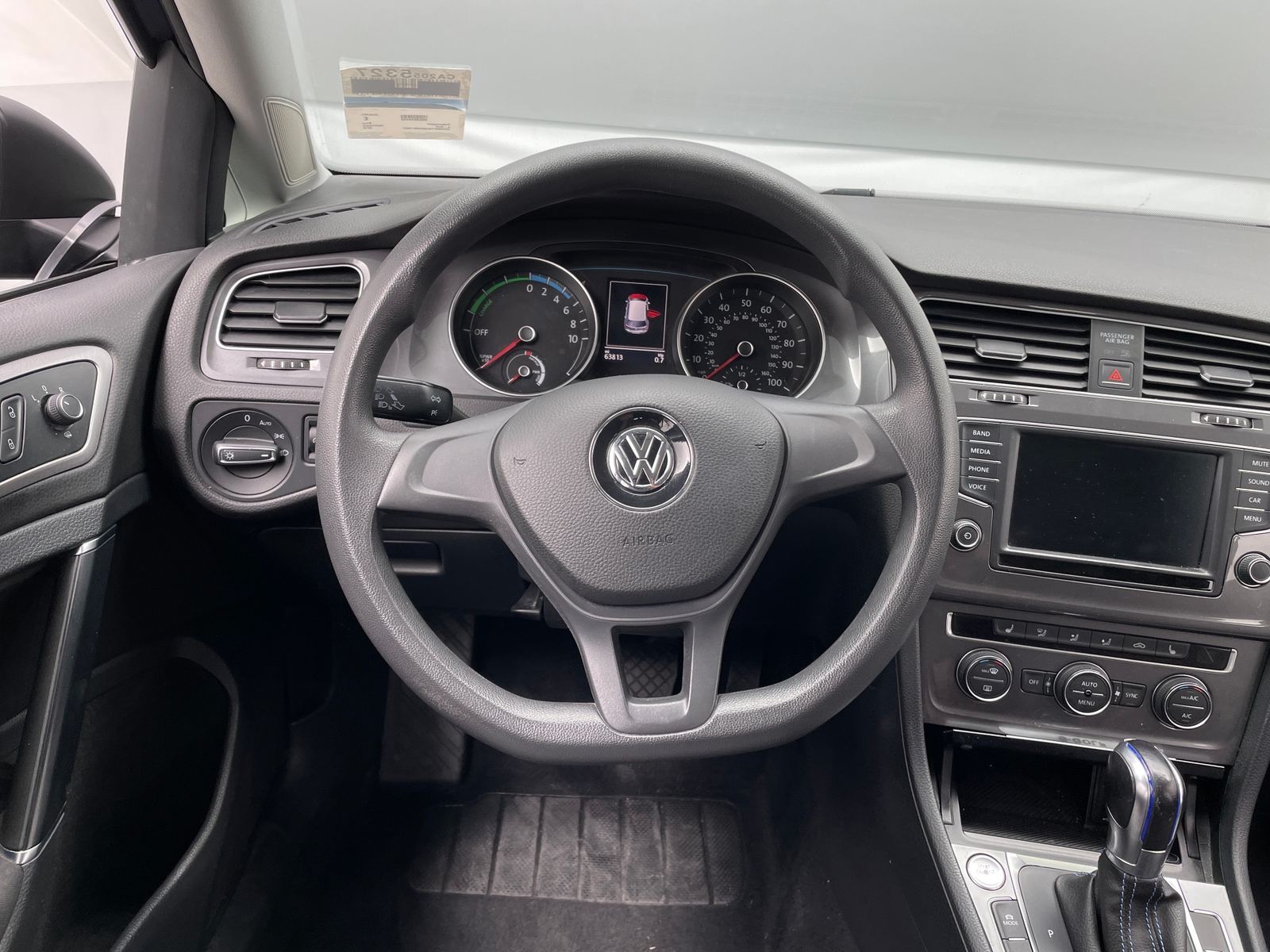 Thumbnail: 2016 Volkswagen e-Golf - 5