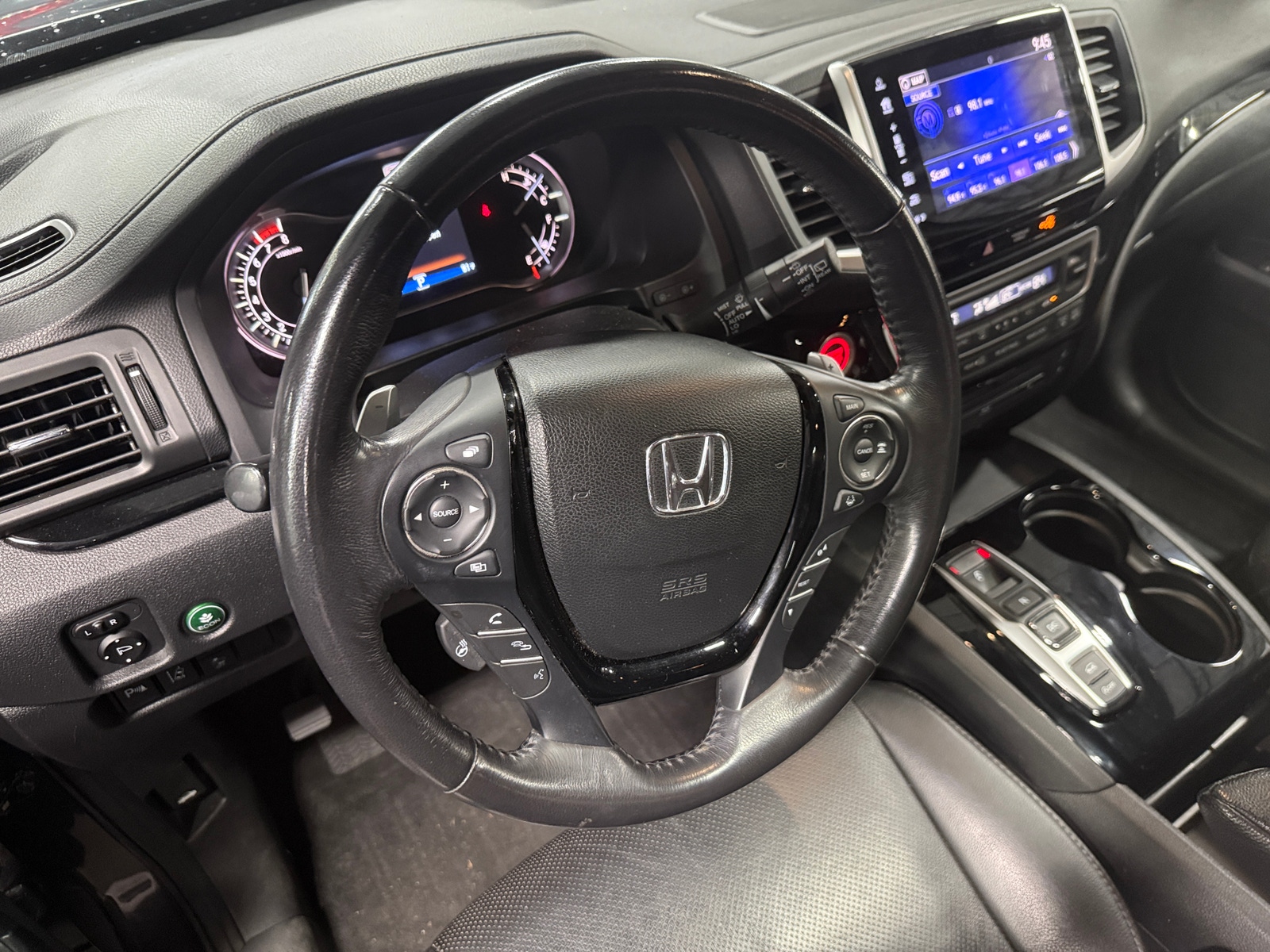 Thumbnail: 2017 Honda Pilot - 4