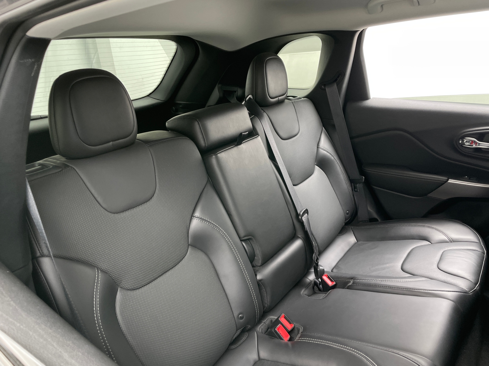 Thumbnail: 2019 Jeep Cherokee - 5