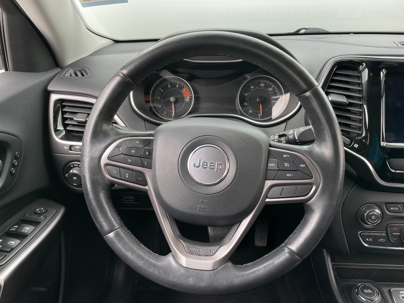 Thumbnail: 2019 Jeep Cherokee - 4