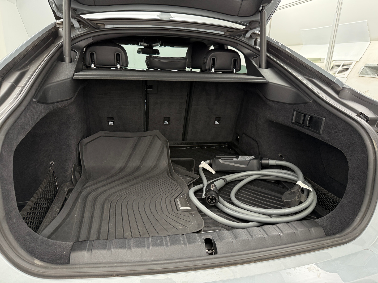Thumbnail: 2022 BMW i4 - 6