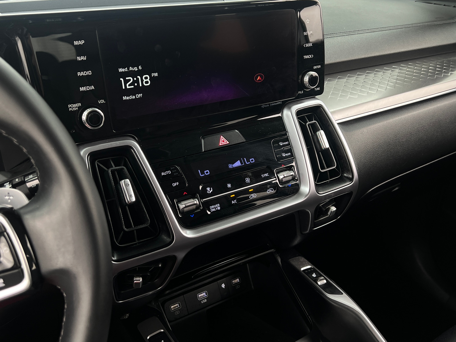 Thumbnail: 2023 Kia Sorento - 3