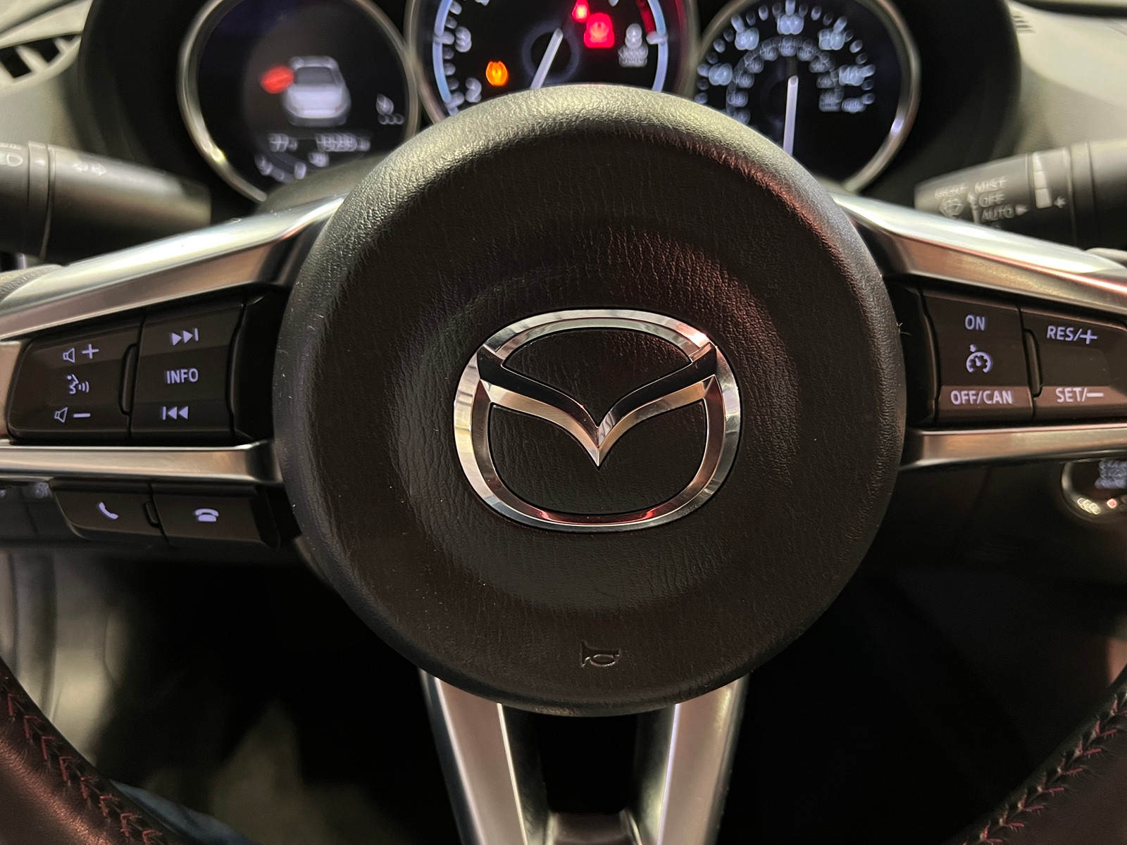 Thumbnail: 2019 Mazda MX-5 Miata - 4