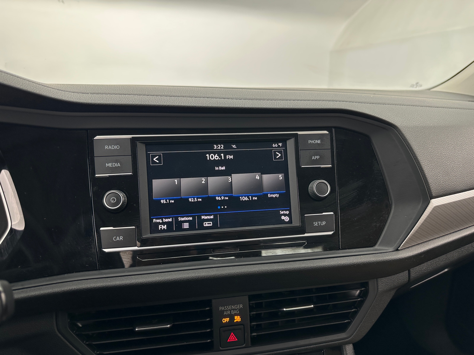 Thumbnail: 2019 Volkswagen Jetta - 3