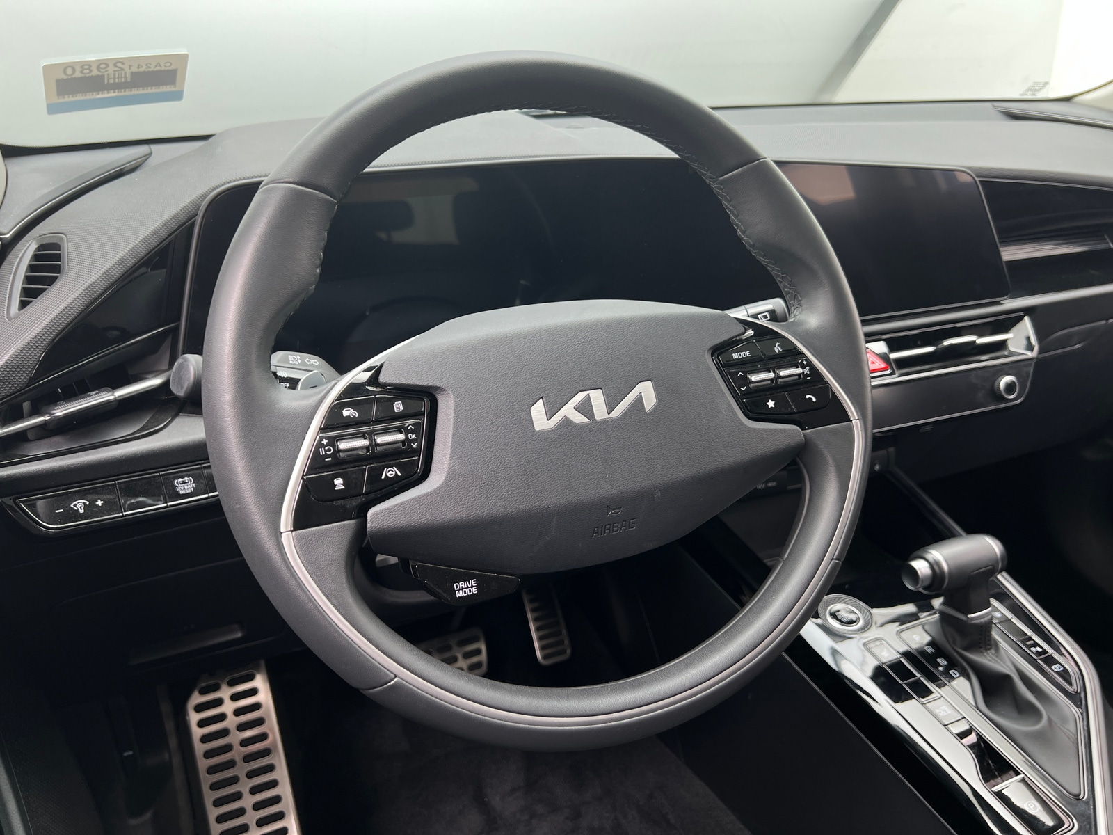 Thumbnail: 2023 Kia Niro - 4