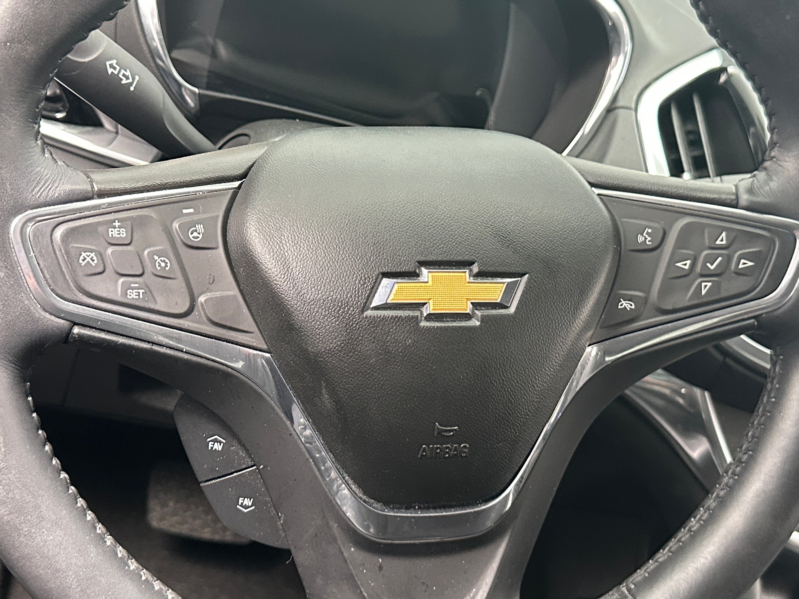 Thumbnail: 2017 Chevrolet Volt - 4