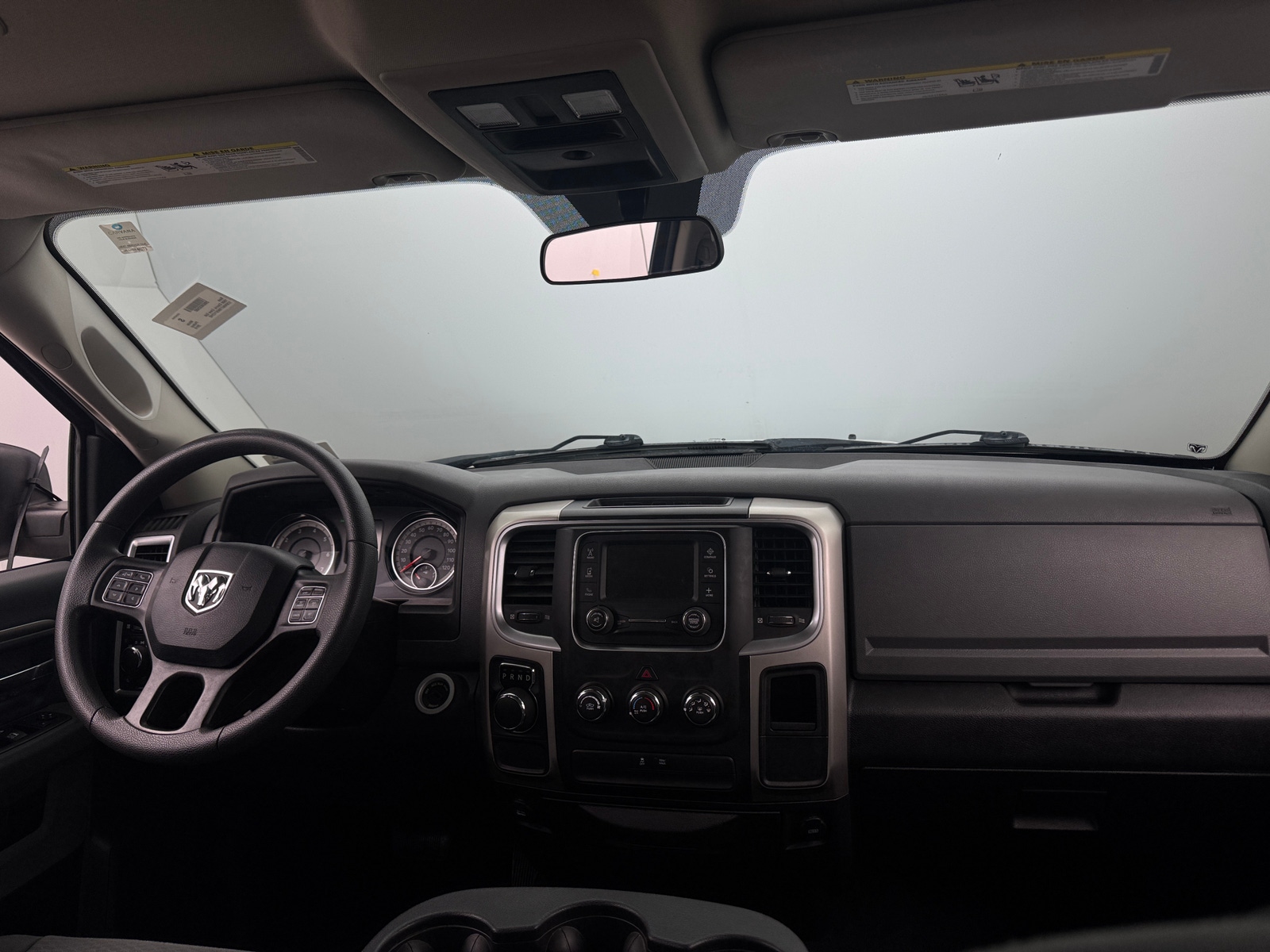 Thumbnail: 2019 RAM 1500 Classic - 3