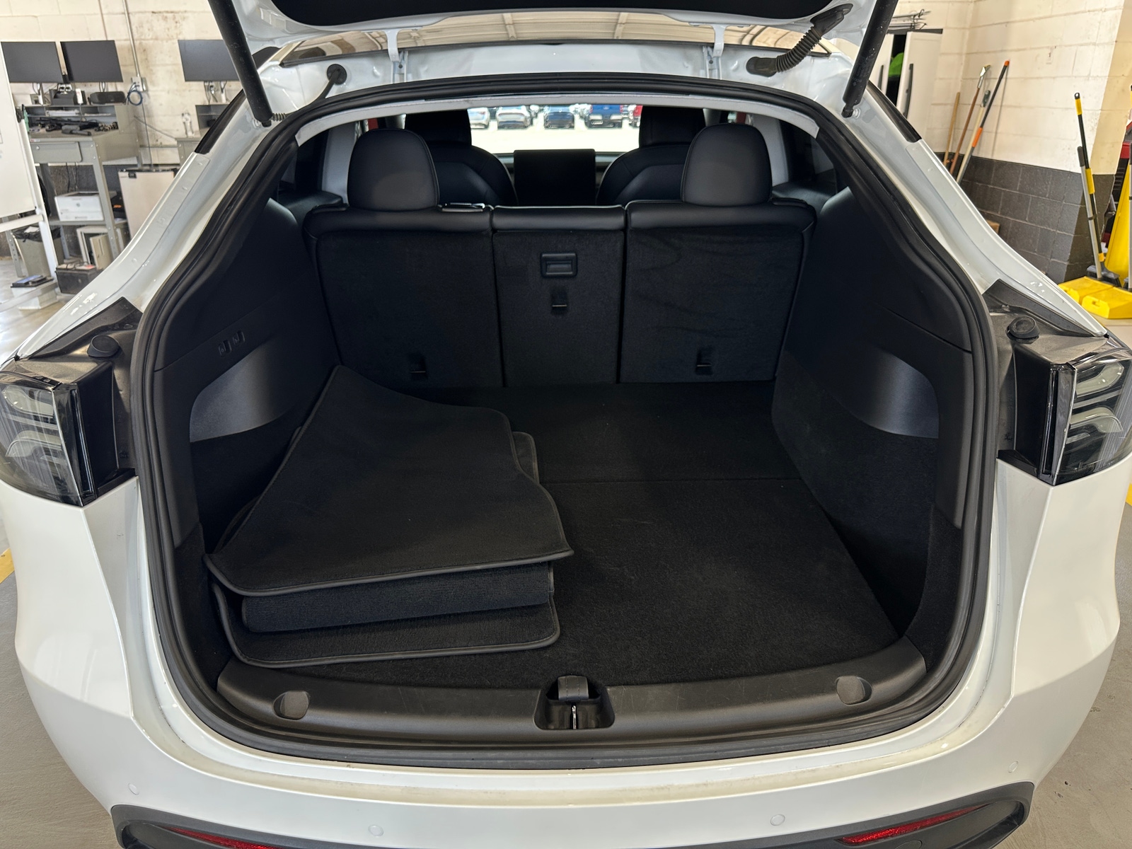 Thumbnail: 2020 Tesla Model Y - 4