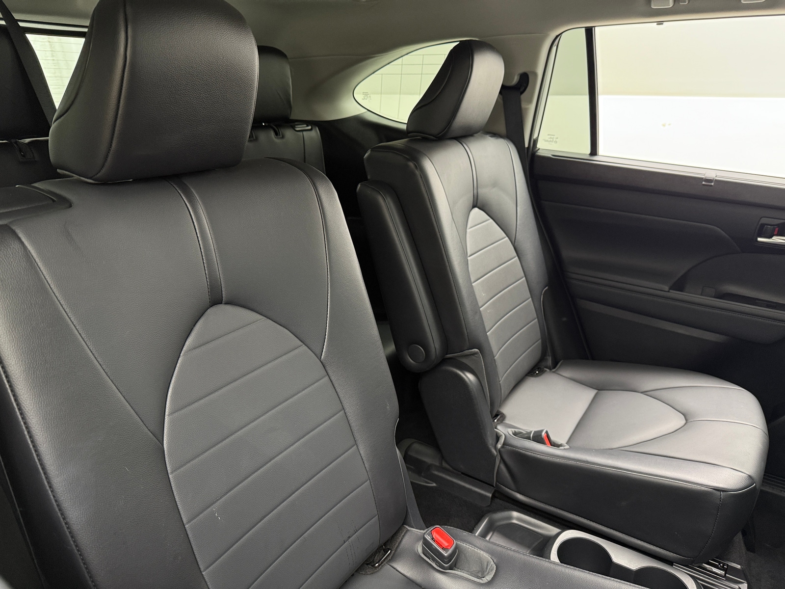 Thumbnail: 2021 Toyota Highlander - 5