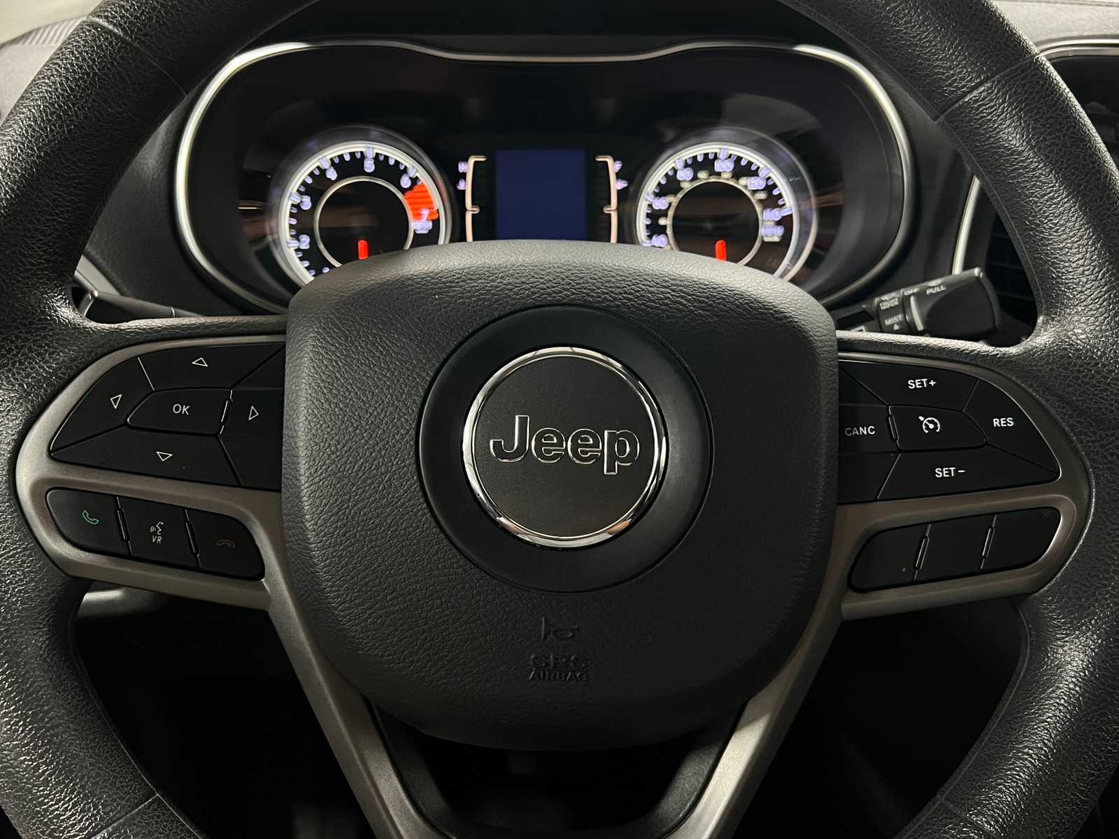 Thumbnail: 2020 Jeep Cherokee - 5