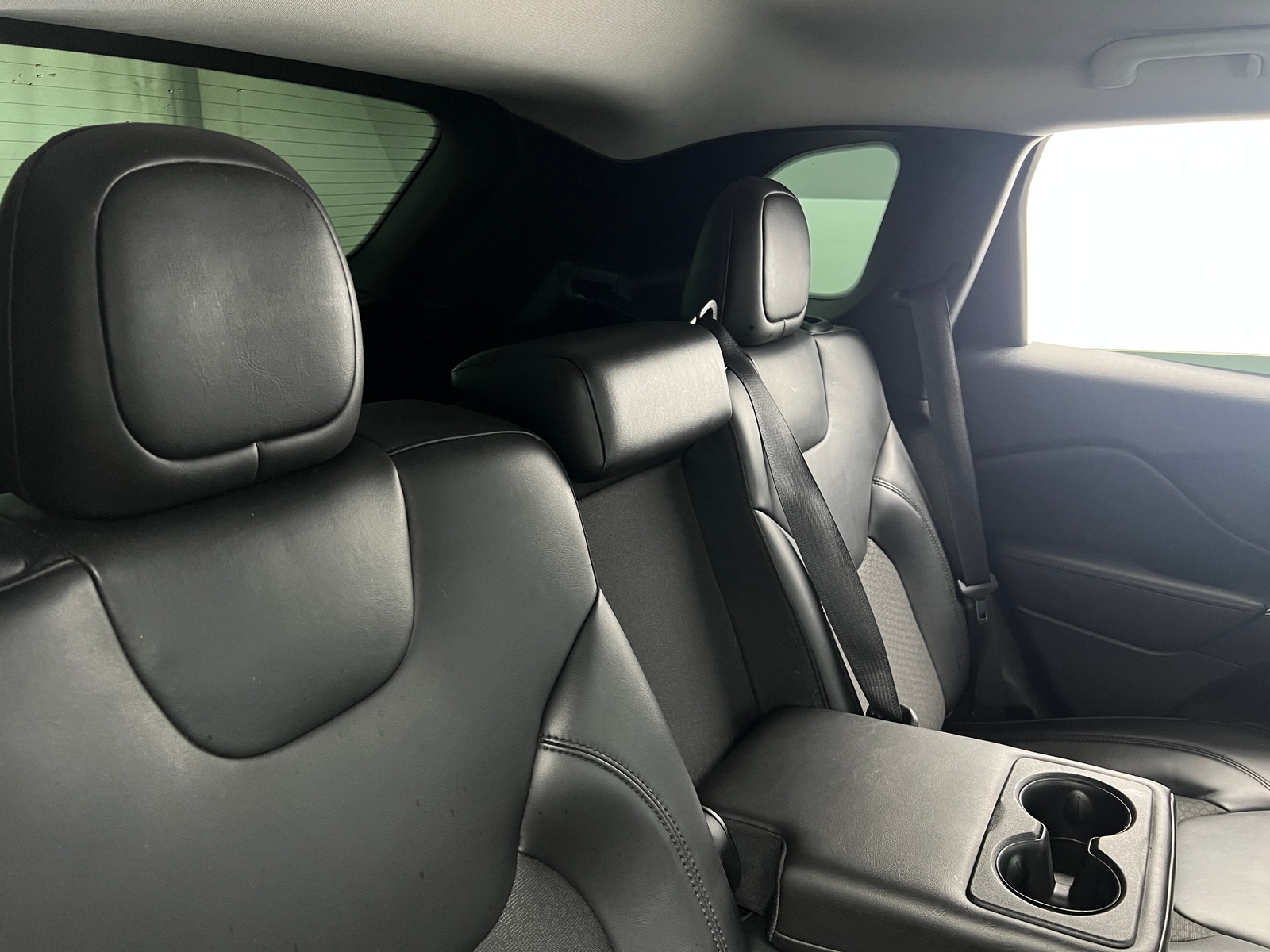 Thumbnail: 2020 Jeep Cherokee - 5