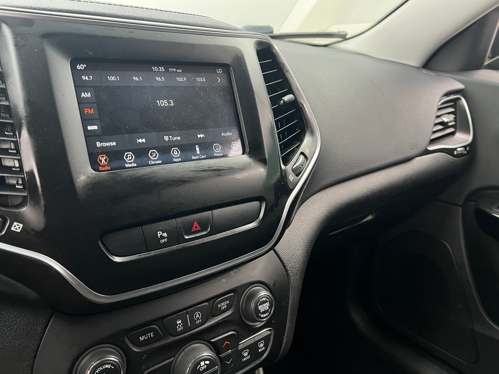 Thumbnail: 2020 Jeep Cherokee - 3