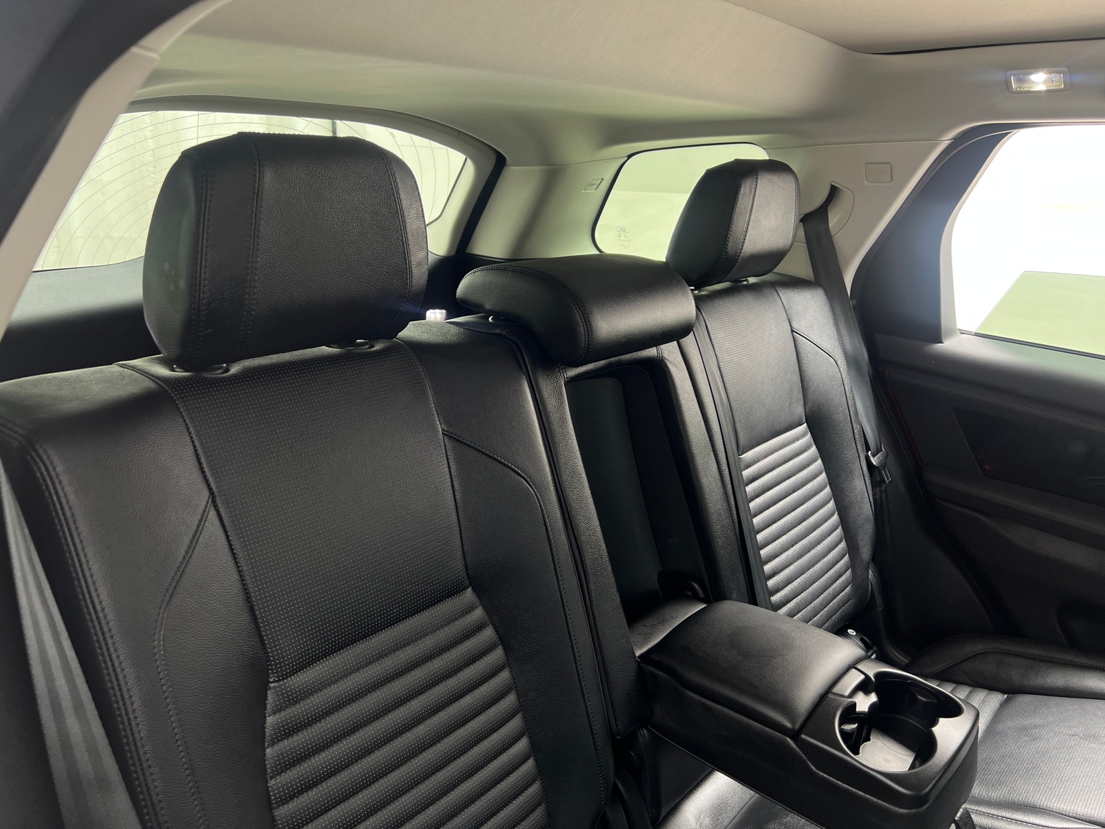 Thumbnail: 2022 Land Rover Discovery Sport - 5