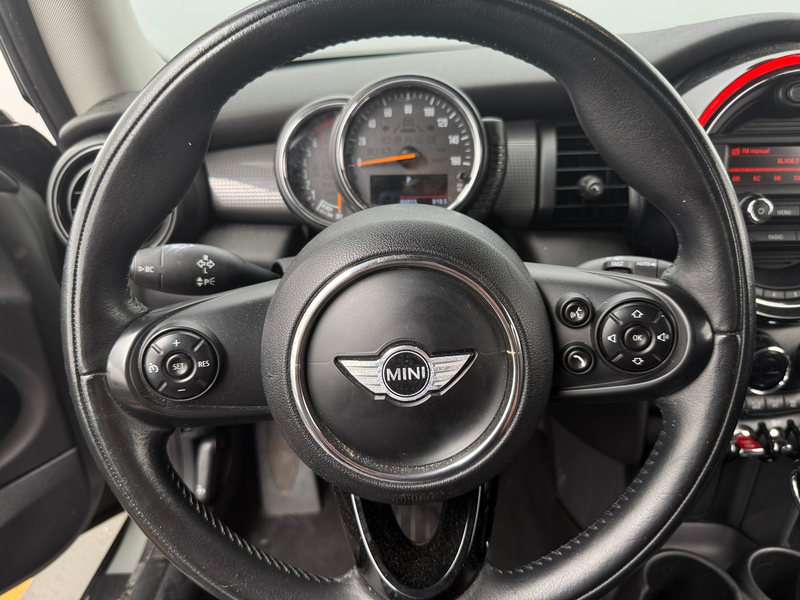 Thumbnail: 2015 MINI Cooper Hardtop - 4