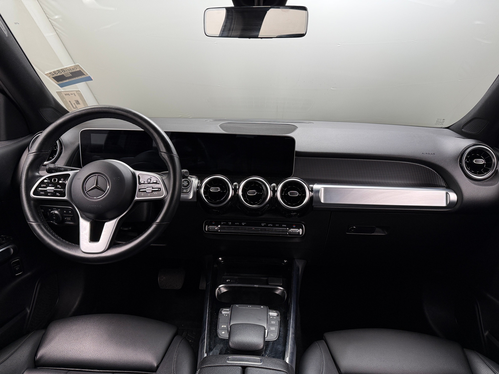 Thumbnail: 2021 Mercedes-Benz GLB - 2