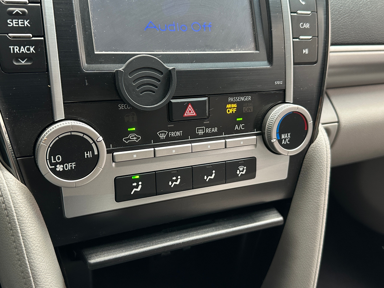 Thumbnail: 2012 Toyota Camry - 4