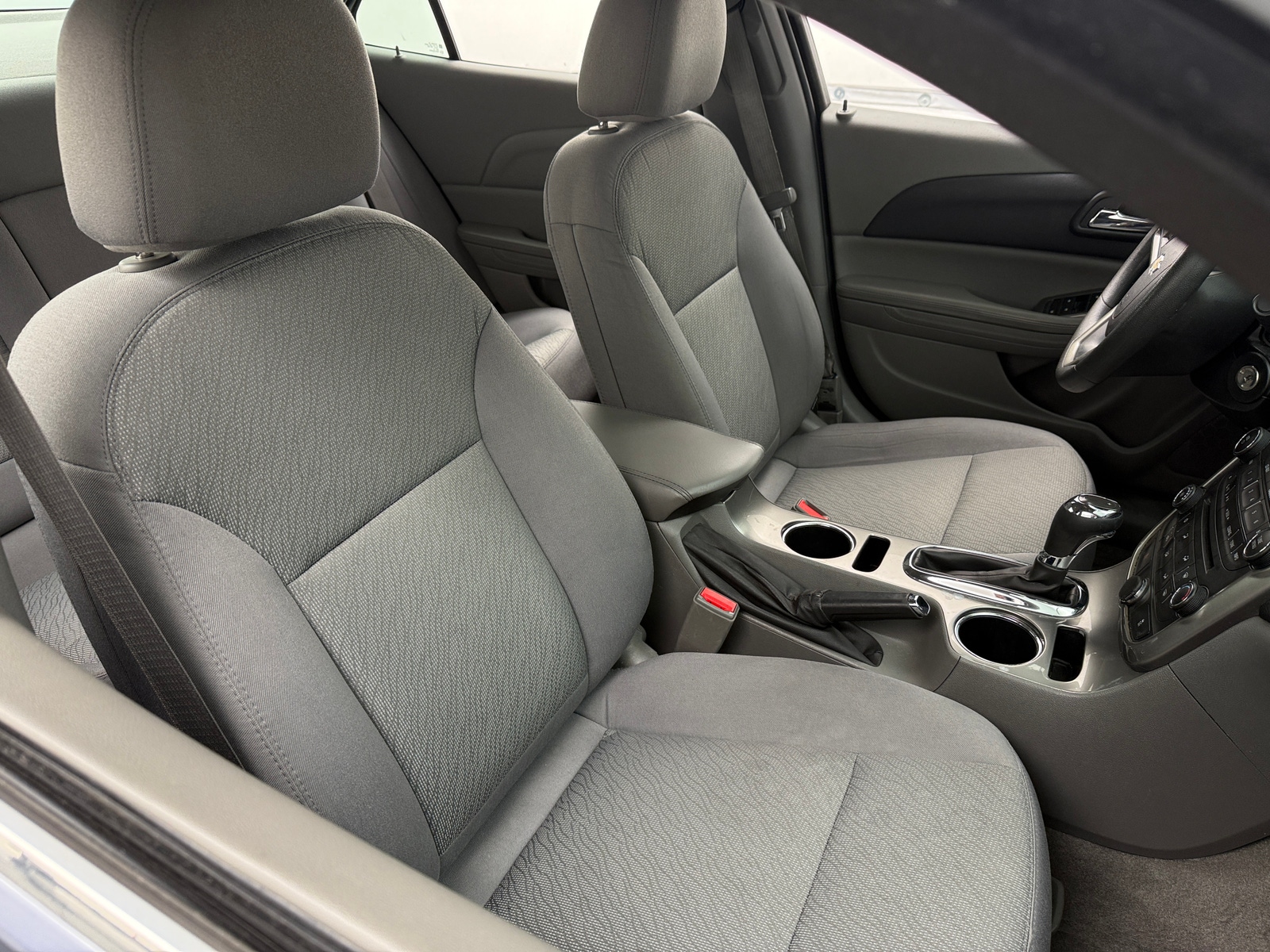 Thumbnail: 2015 Chevrolet Malibu - 2