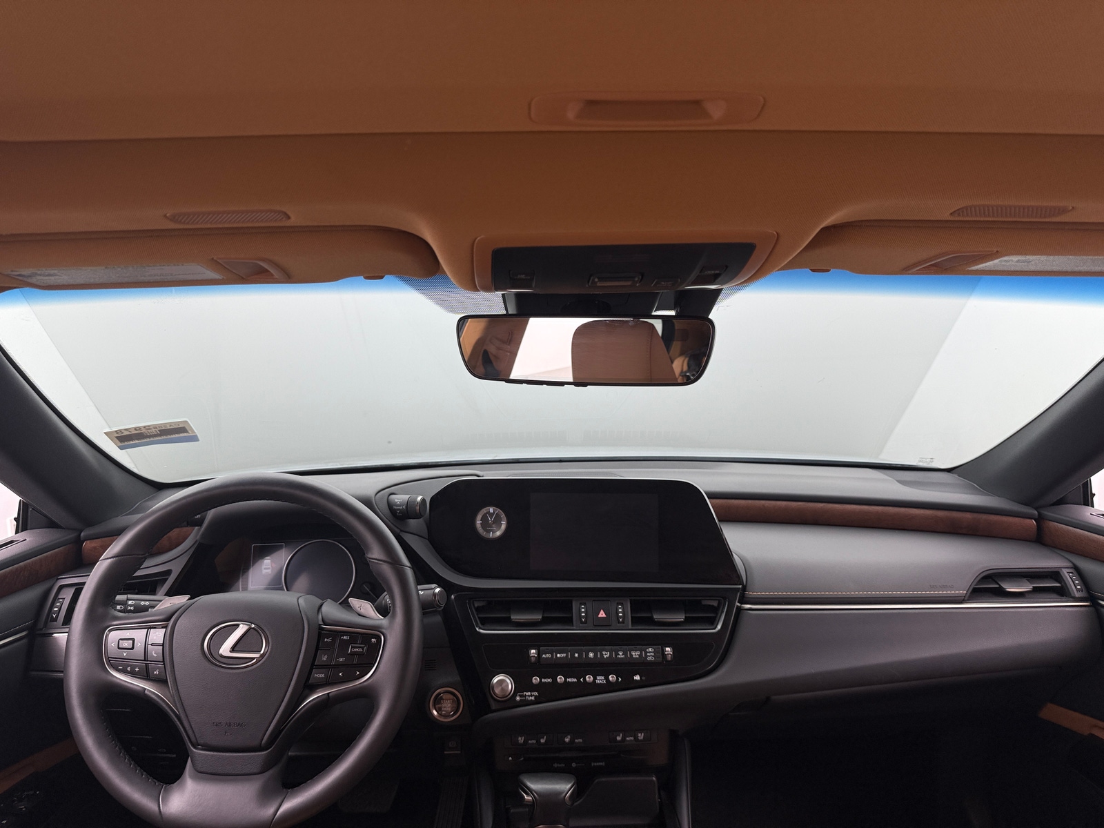 Thumbnail: 2022 Lexus ES - 2