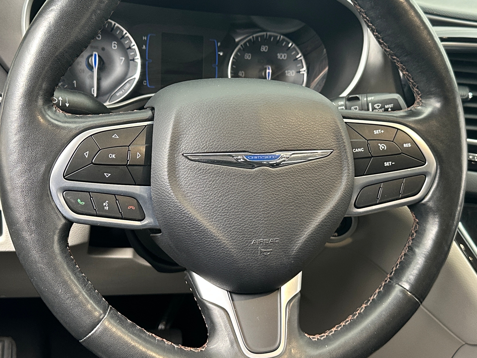 Thumbnail: 2020 Chrysler Pacifica - 4