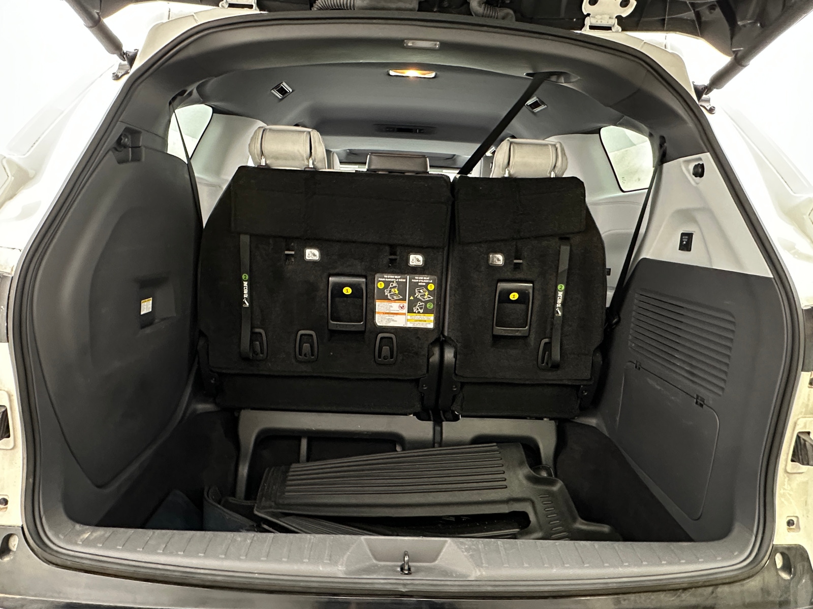 Thumbnail: 2023 Toyota Sienna - 6
