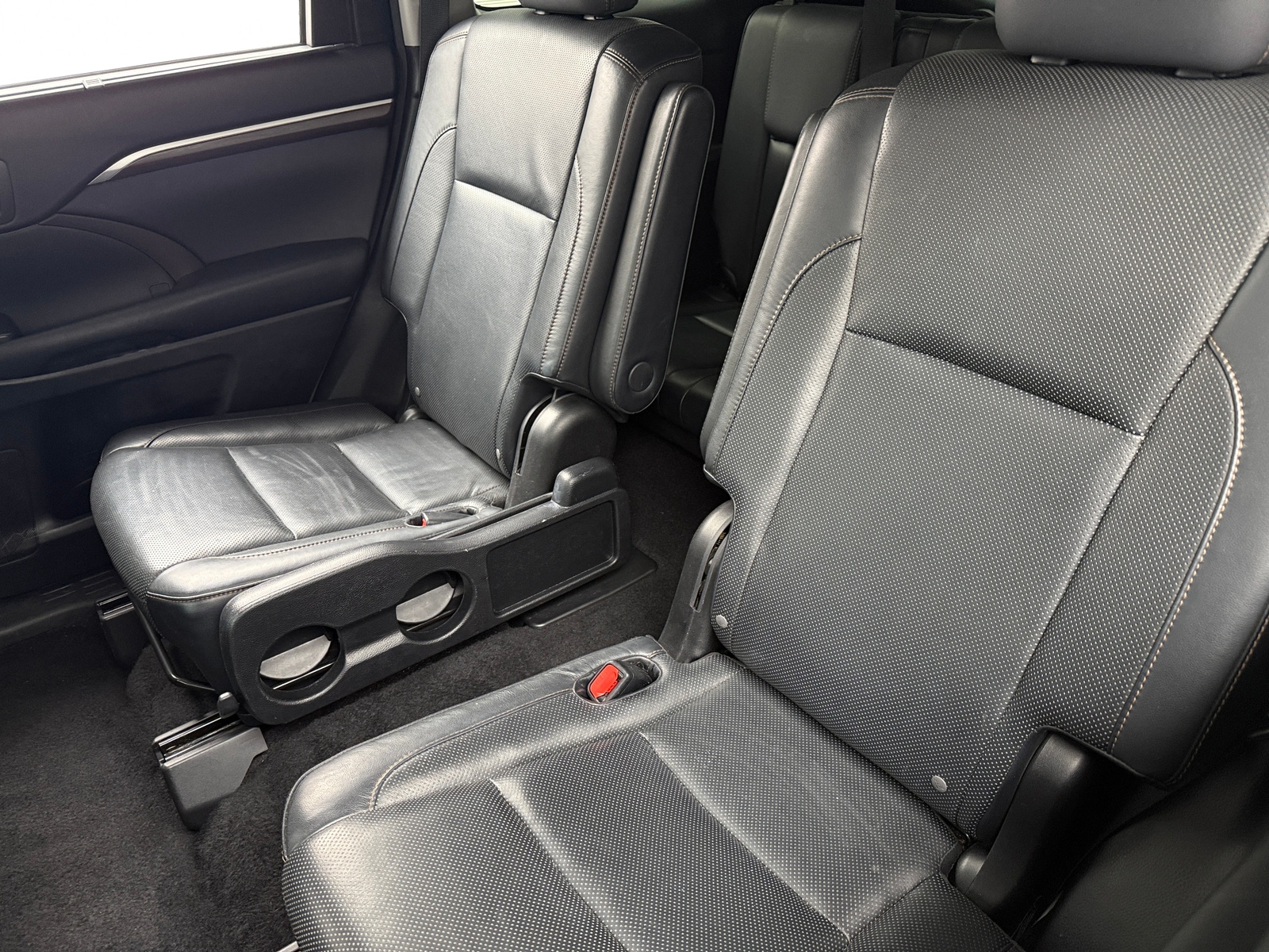 Thumbnail: 2015 Toyota Highlander - 5