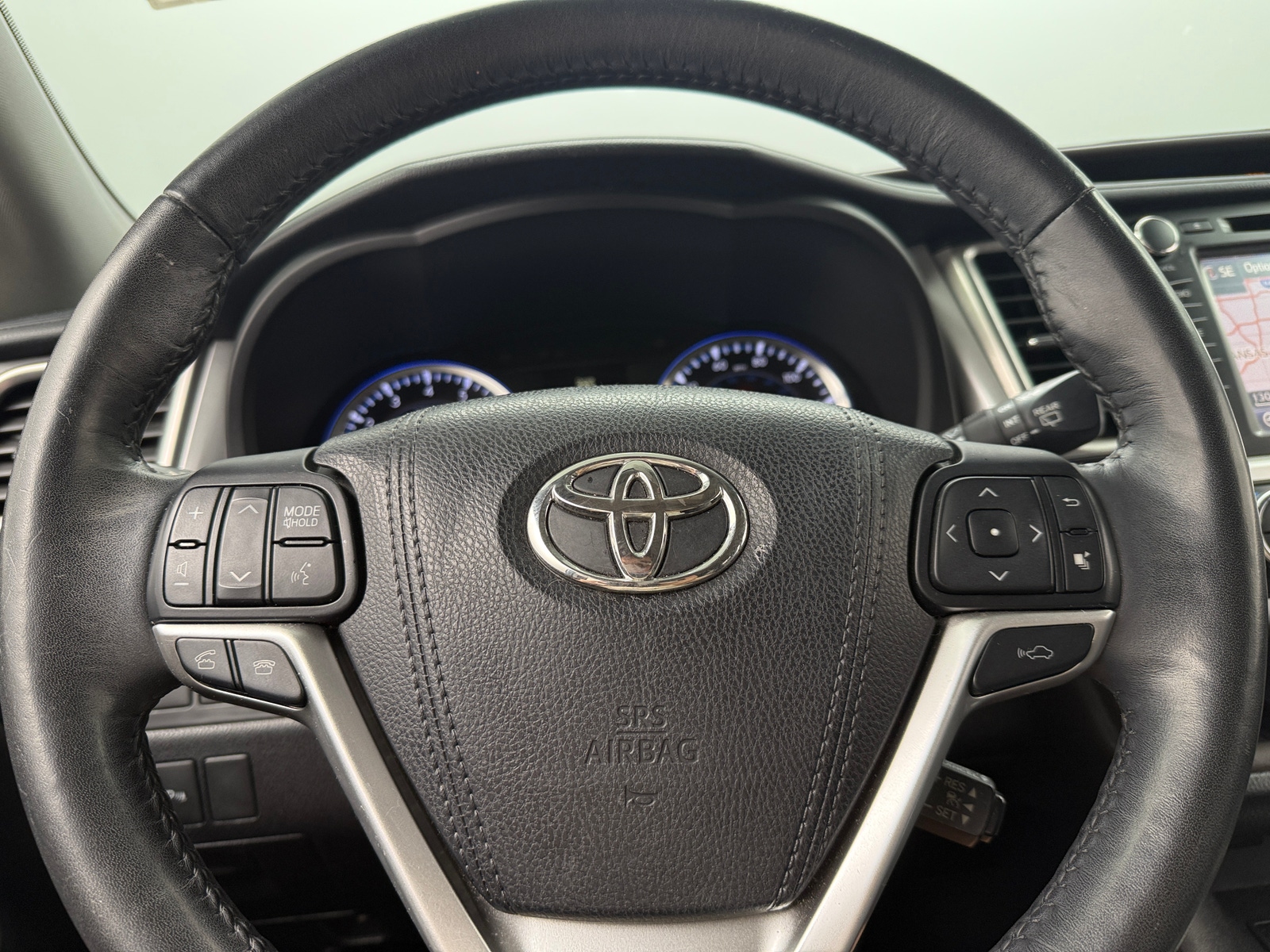 Thumbnail: 2015 Toyota Highlander - 4