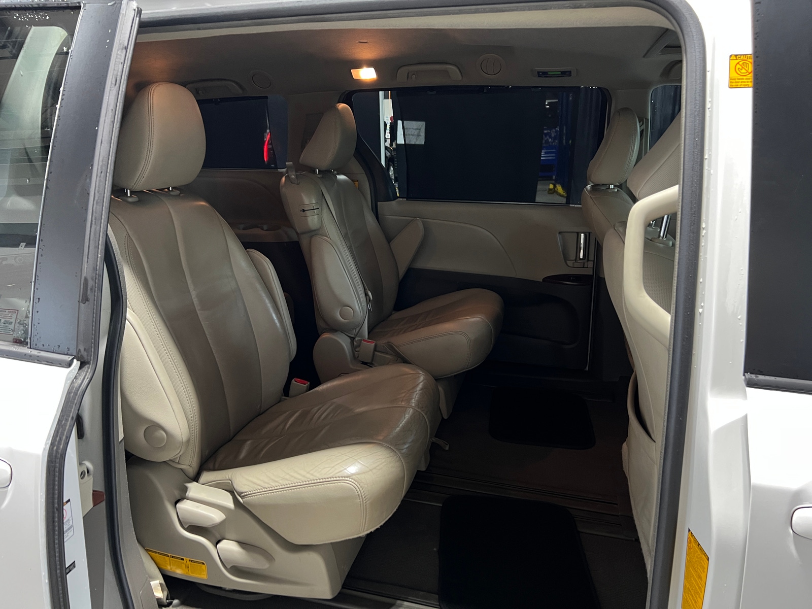 Thumbnail: 2011 Toyota Sienna - 5