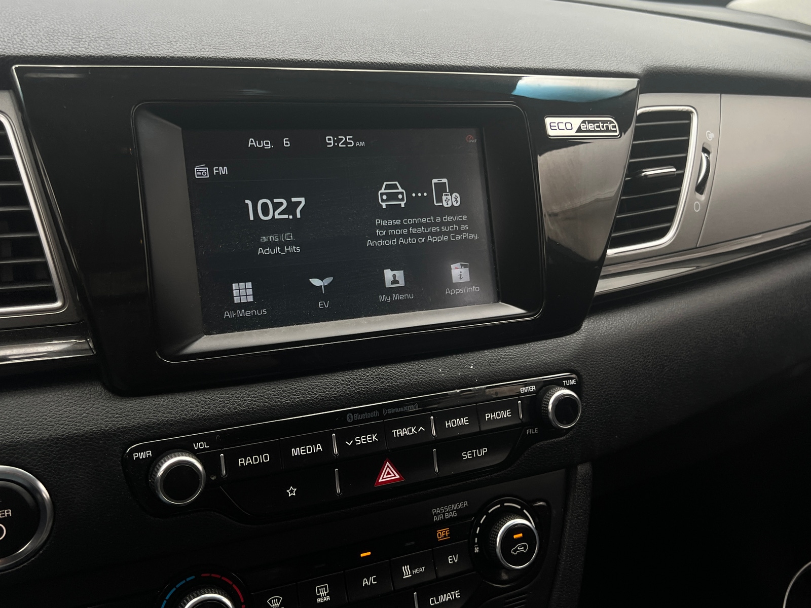 Thumbnail: 2019 Kia Niro - 4