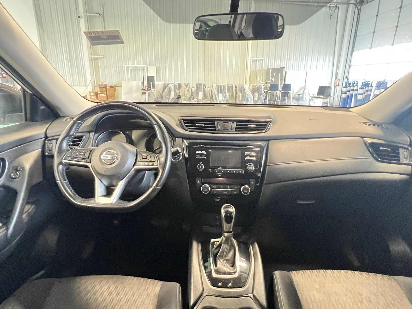 Thumbnail: 2017 Nissan Rogue - 3
