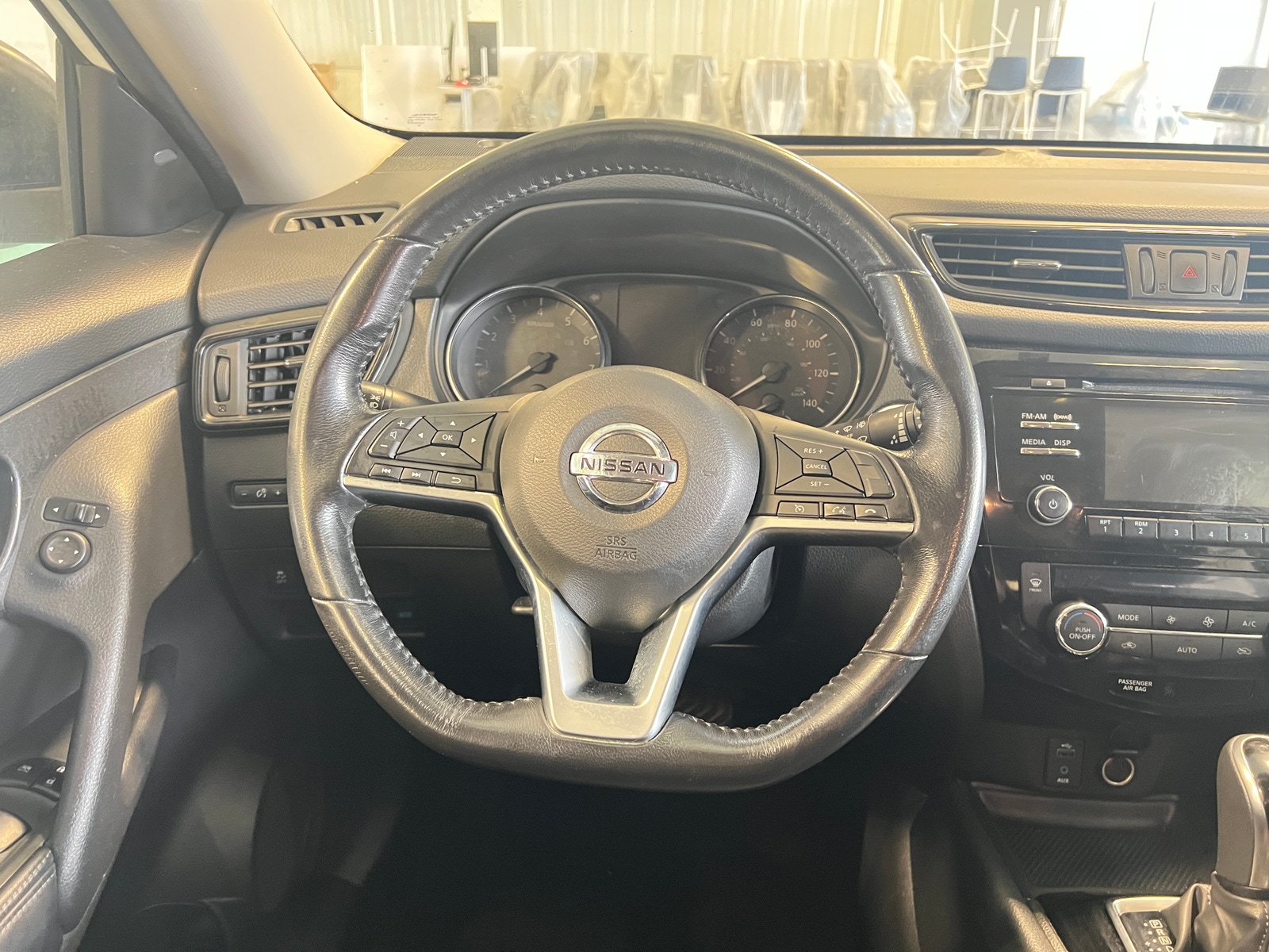 Thumbnail: 2017 Nissan Rogue - 5