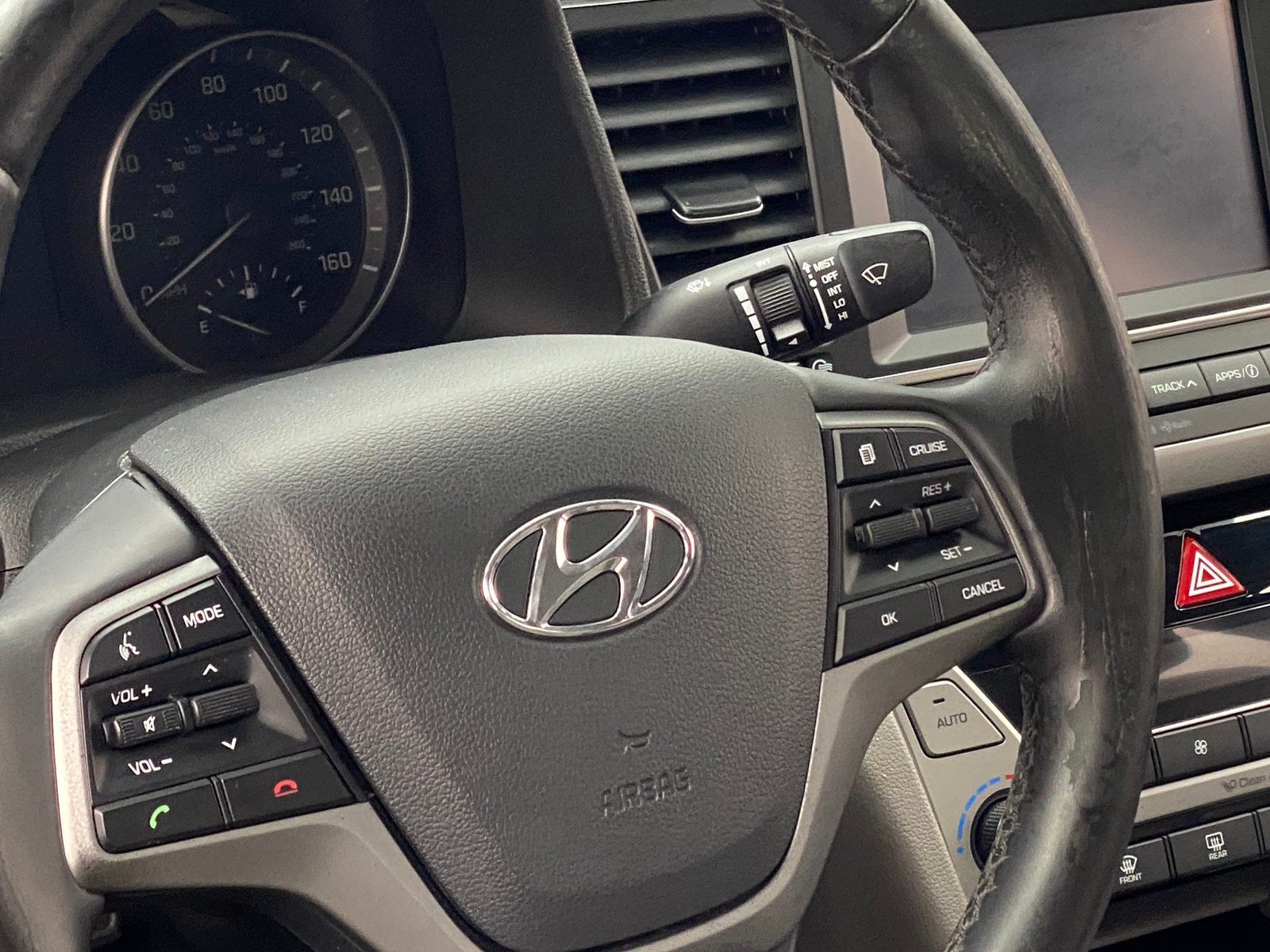 Thumbnail: 2017 Hyundai Elantra - 4