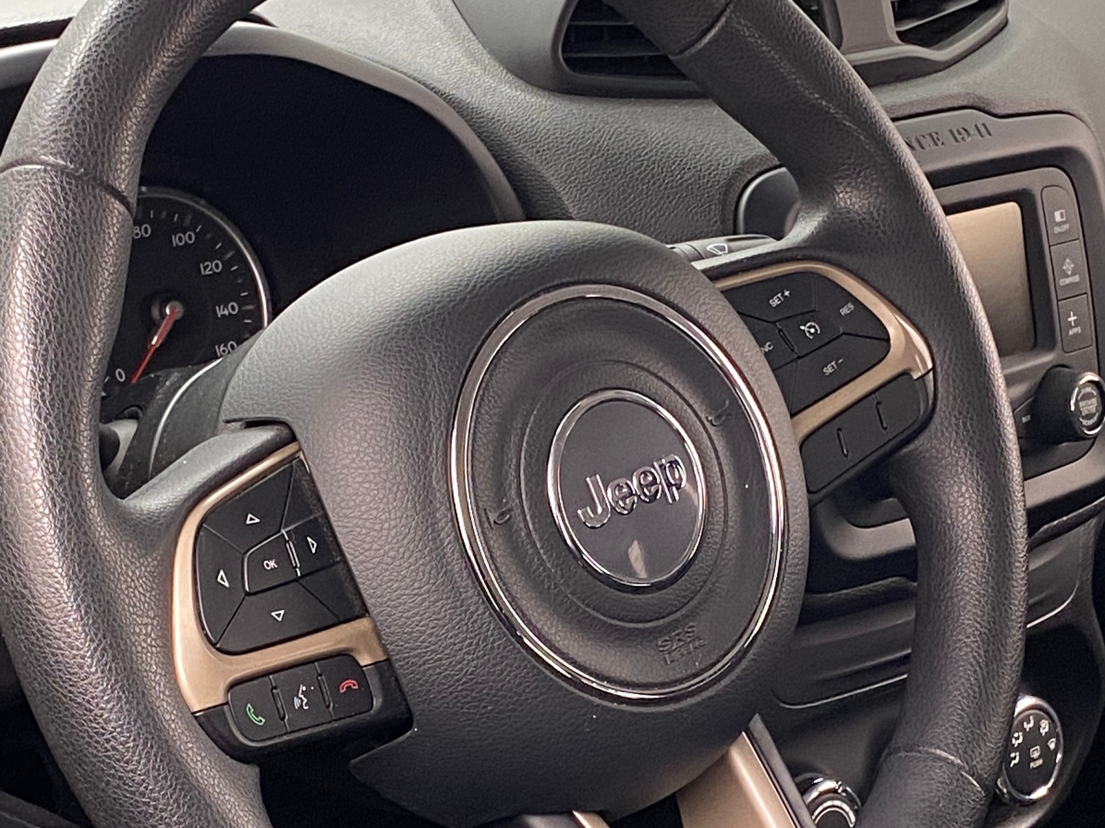Thumbnail: 2017 Jeep Renegade - 5