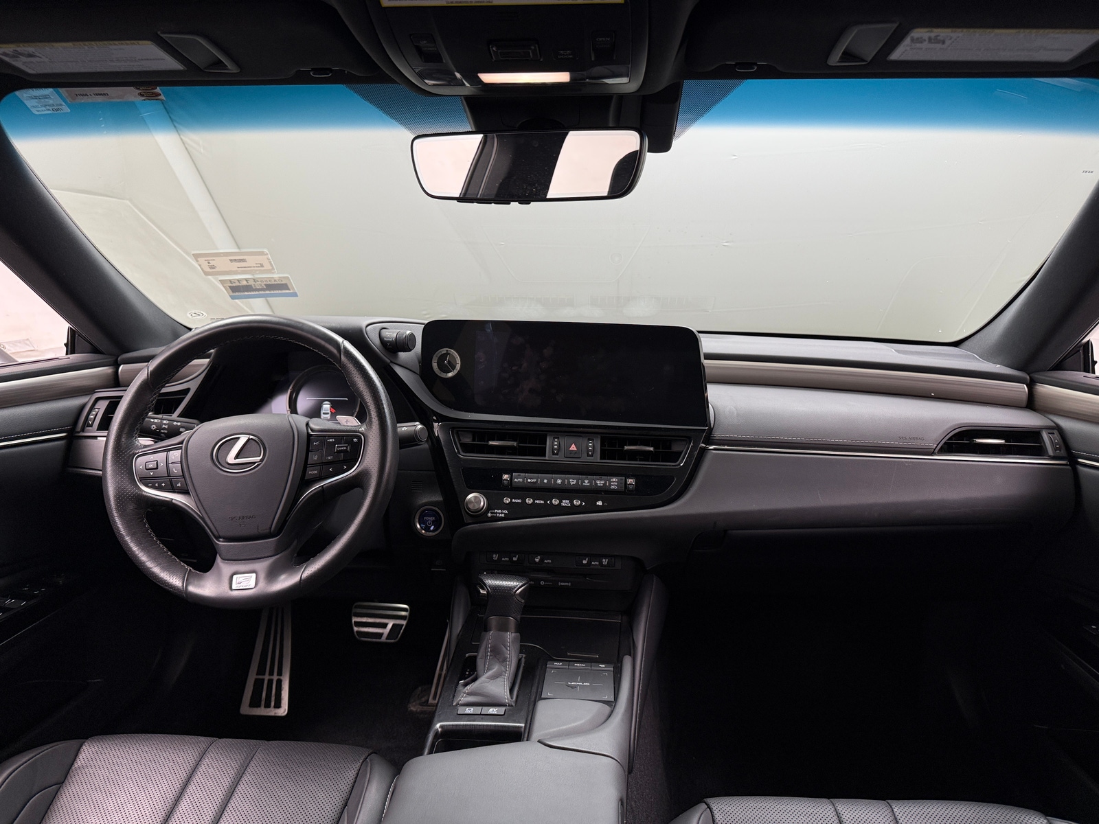 Thumbnail: 2022 Lexus ES - 2