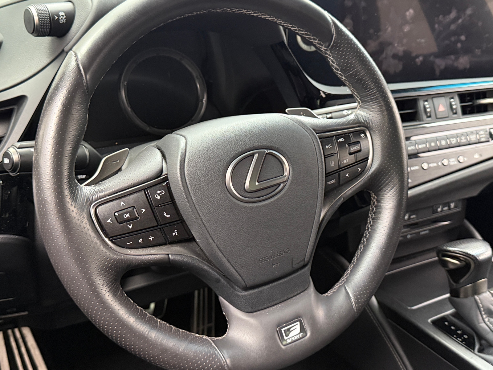 Thumbnail: 2022 Lexus ES - 4