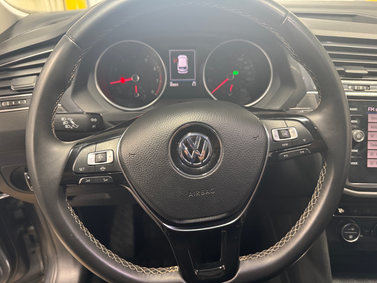 Thumbnail: 2021 Volkswagen Tiguan - 4
