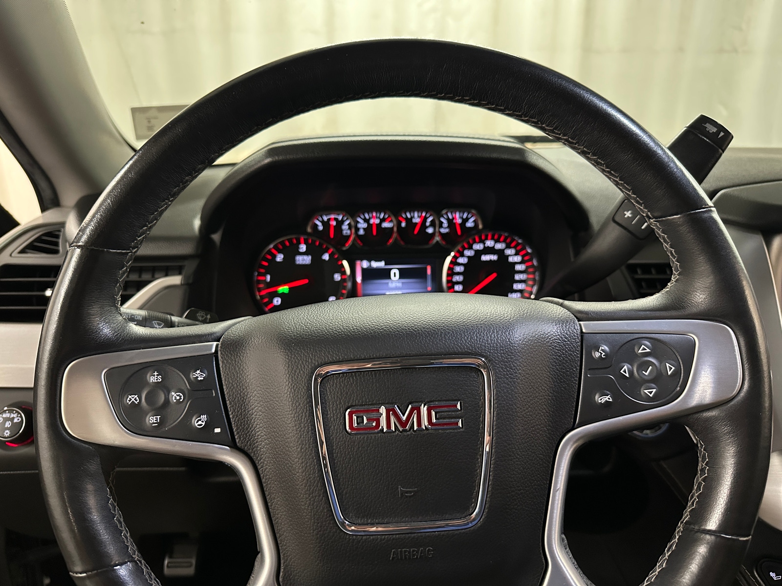Thumbnail: 2016 GMC Yukon - 4