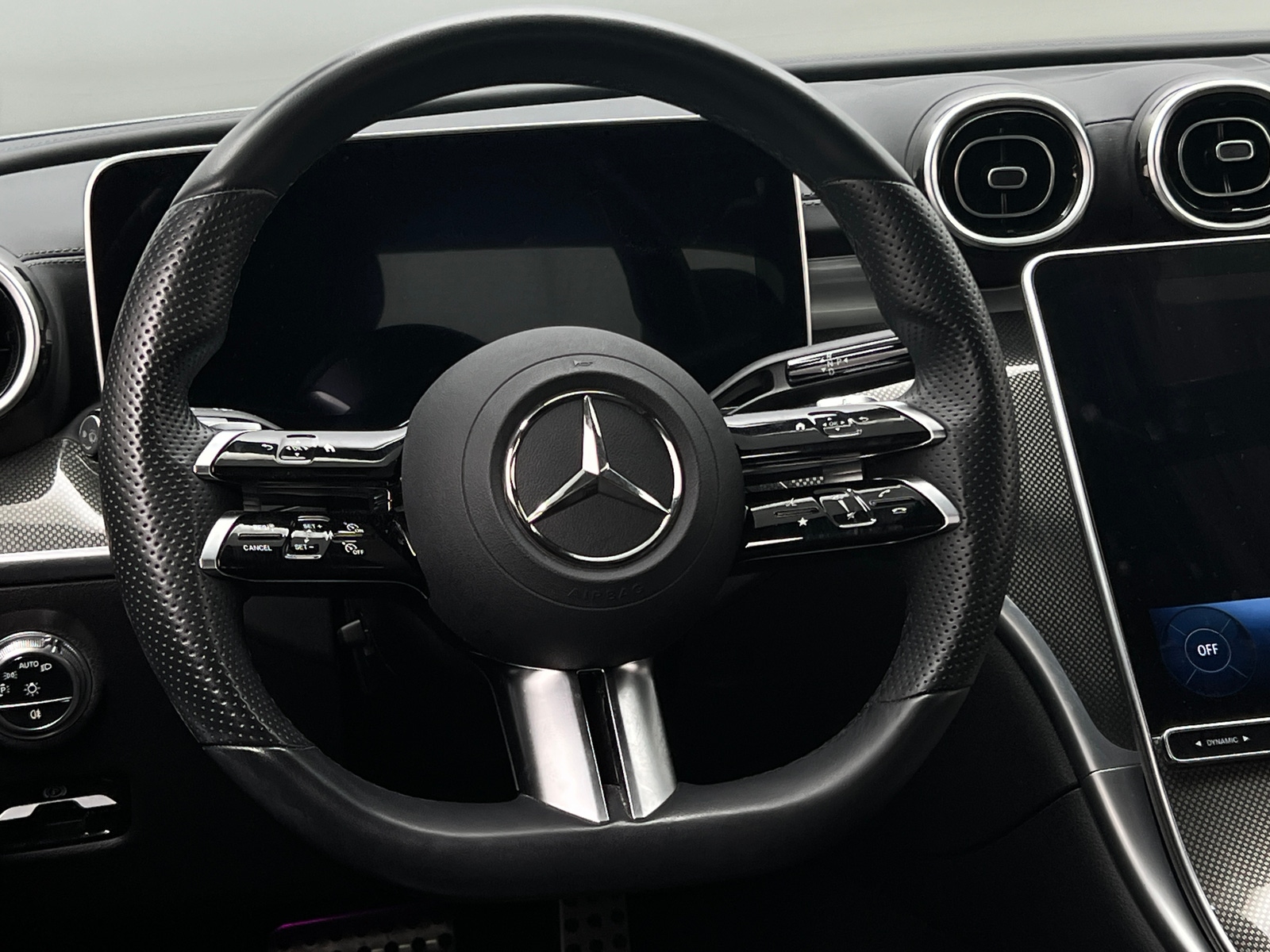 Thumbnail: 2022 Mercedes-Benz C-Class - 4