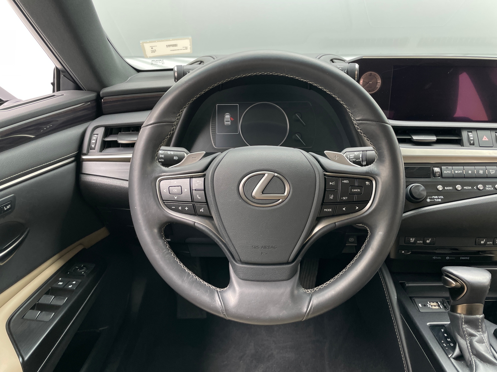 Thumbnail: 2019 Lexus ES - 4